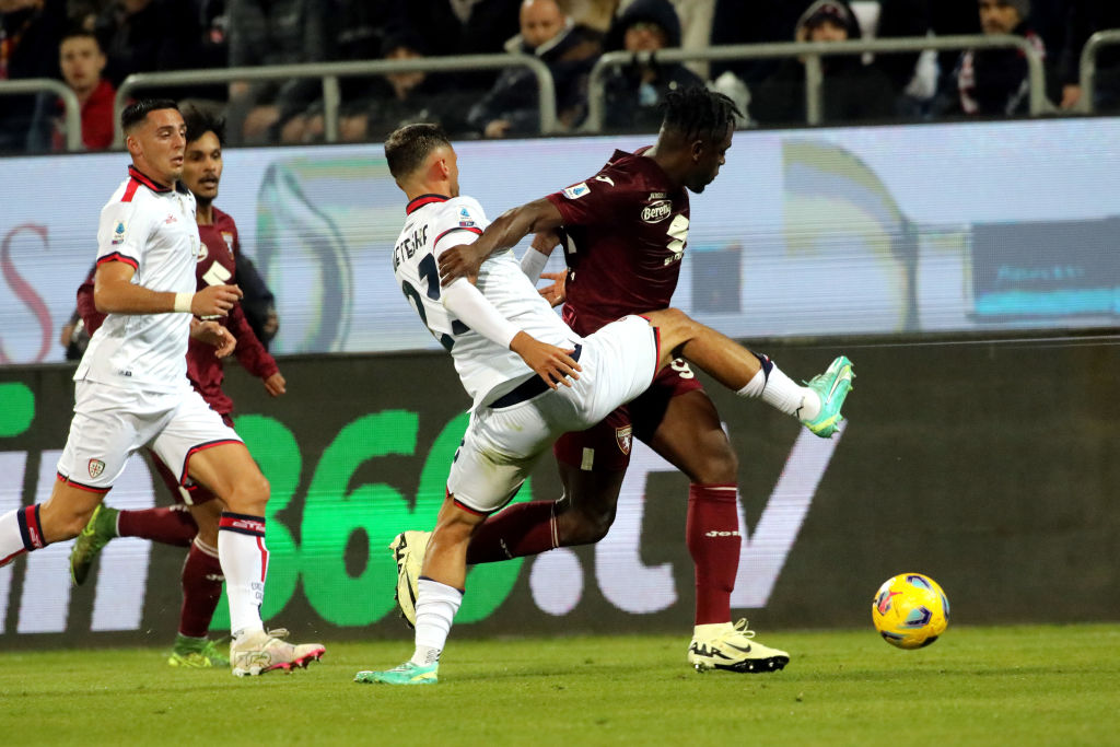 Cagliari, Wieteska verso il riscatto del PAOK: decisione imminente