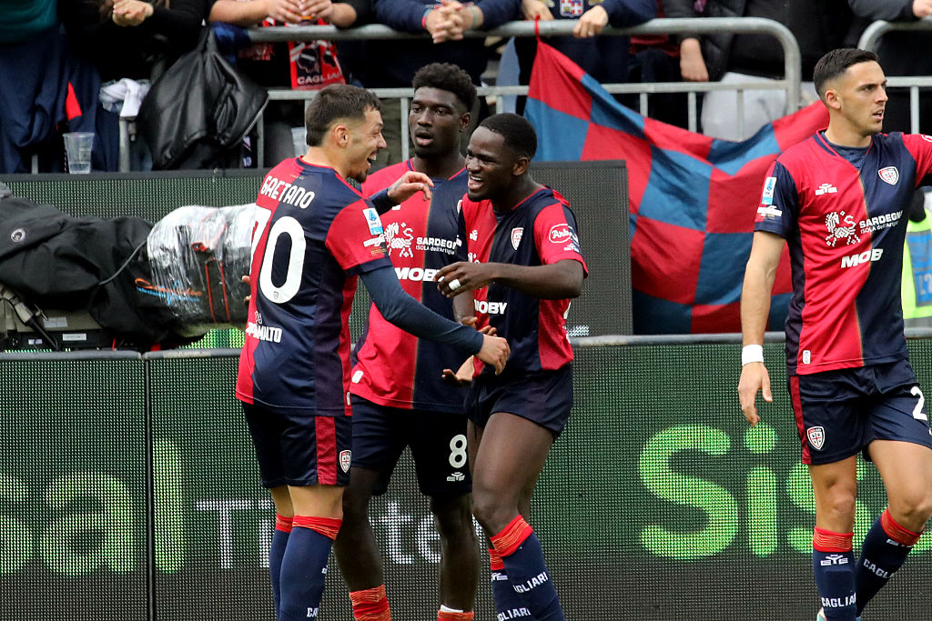 Lo scontro salvezza è del Cagliari: 3-0 contro il Monza