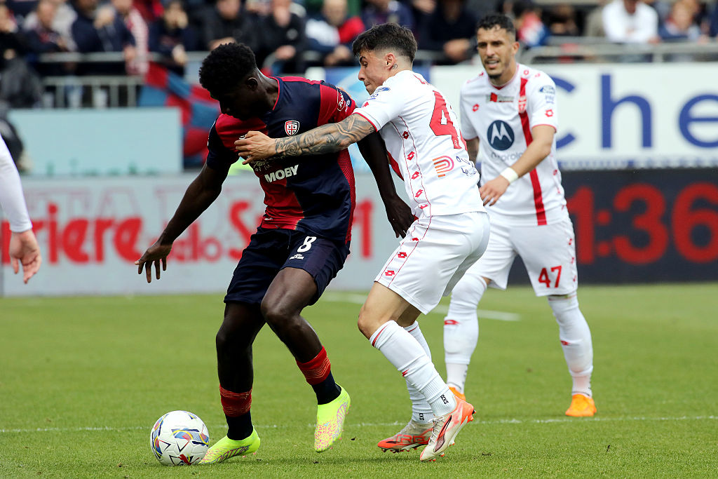 Mercato Cagliari: Adopo in vacanza a Miami, dubbi sul futuro