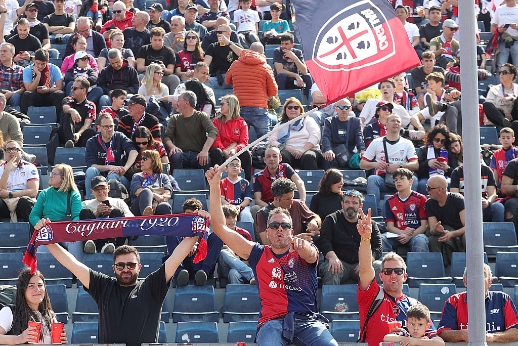 Tifosi rossoblù pronti a sostenere il Cagliari al Bentegodi