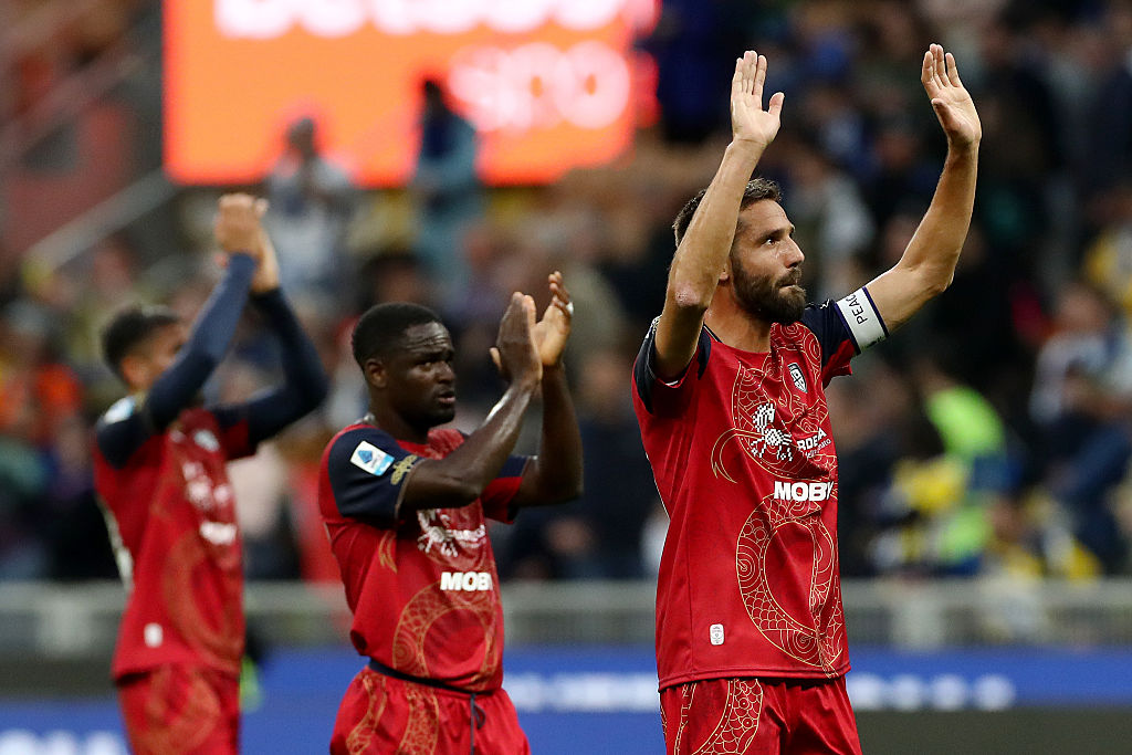 Pavoletti operato al ginocchio: intervento riuscito, ora il recupero