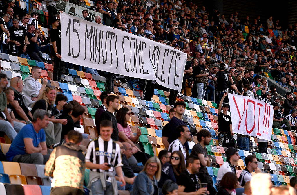 Gesto di civiltà dei tifosi dell'Udinese a Cagliari