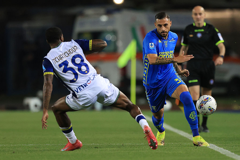 Cagliari punta Pezzella: rinforzo per la fascia sinistra