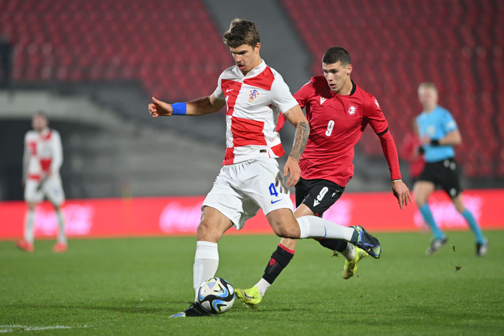 Il Cagliari punta Kvernadze: duello di mercato con l’Hellas Verona