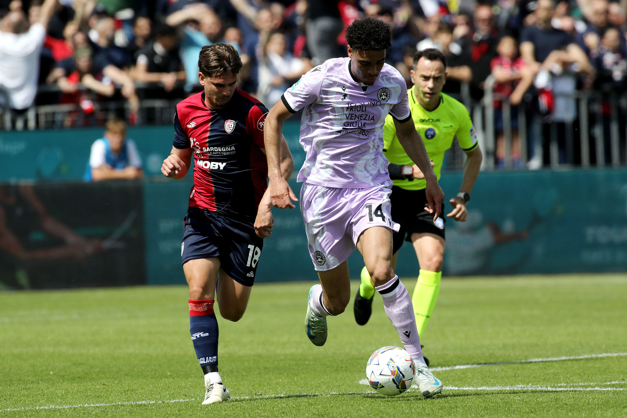 Marin-AEK Atene: accordo vicino. Il Cagliari definisce la cessione