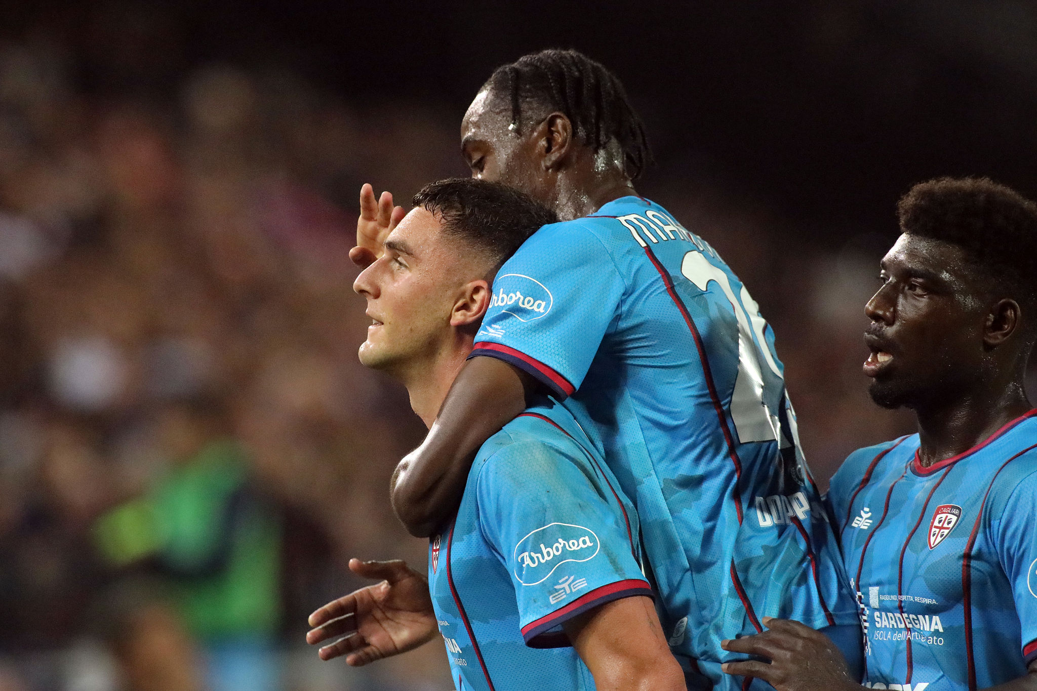 Cagliari, il nuovo Away Kit 25/26 celebra l’arte di Costantino Nivola e l’identità sarda