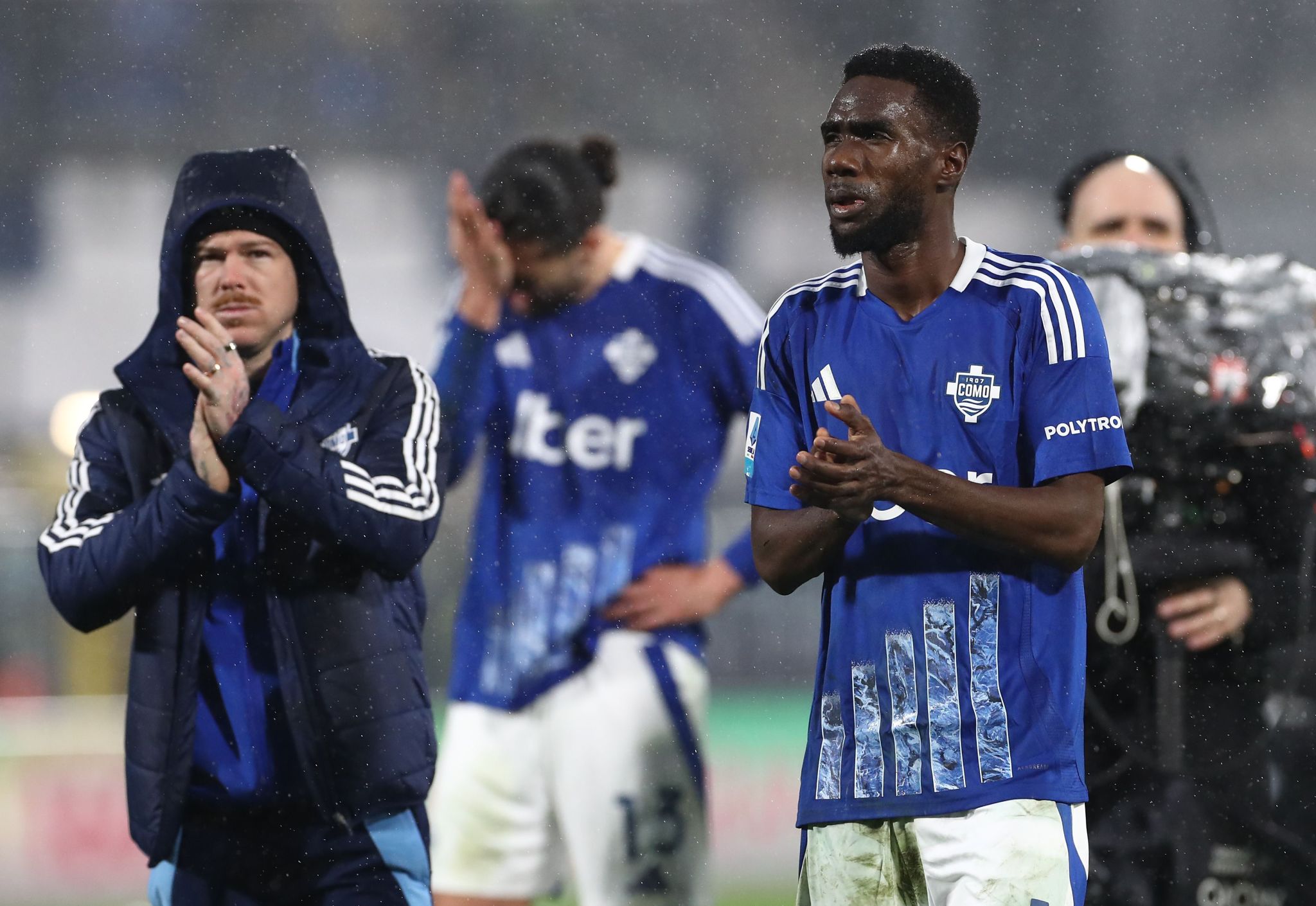 Mercato Cagliari, è asta per Fadera del Como. Chi la spunterà?