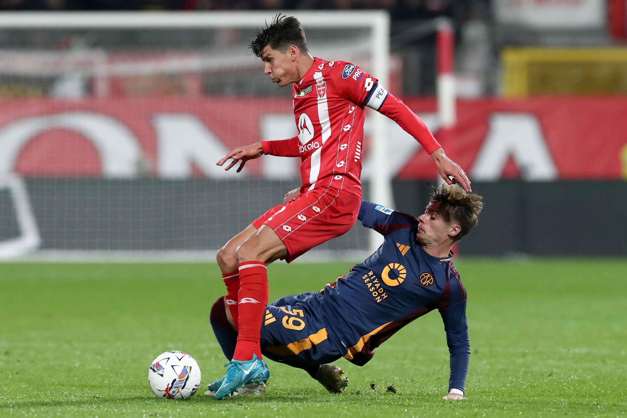 Mercato Cagliari, i nomi per il centrocampo sotto la lente