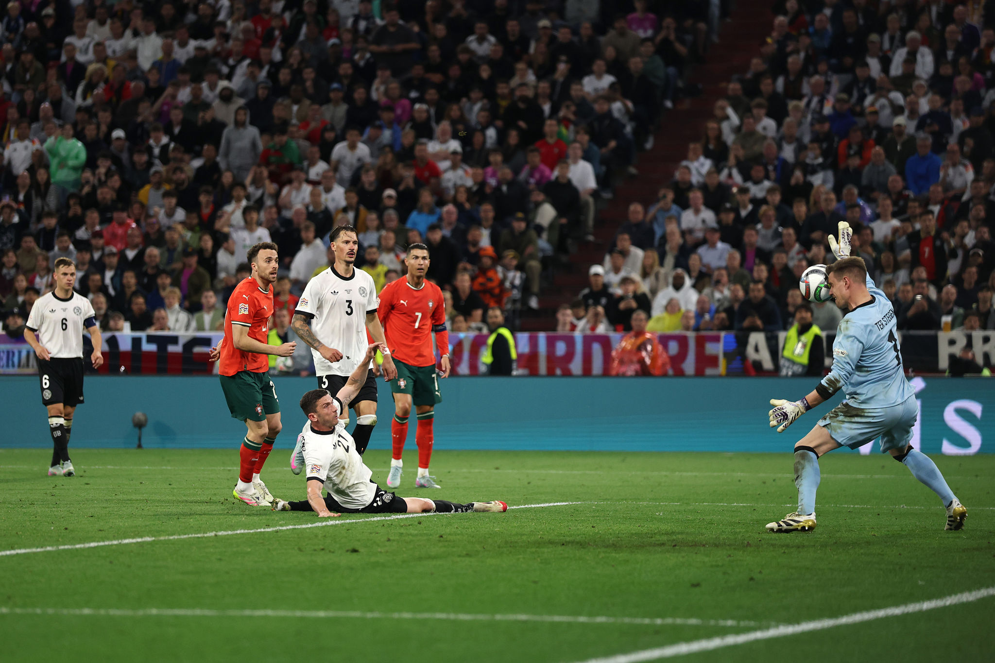 Lutto nel calcio: il Cagliari si unisce al cordoglio per Diogo Jota