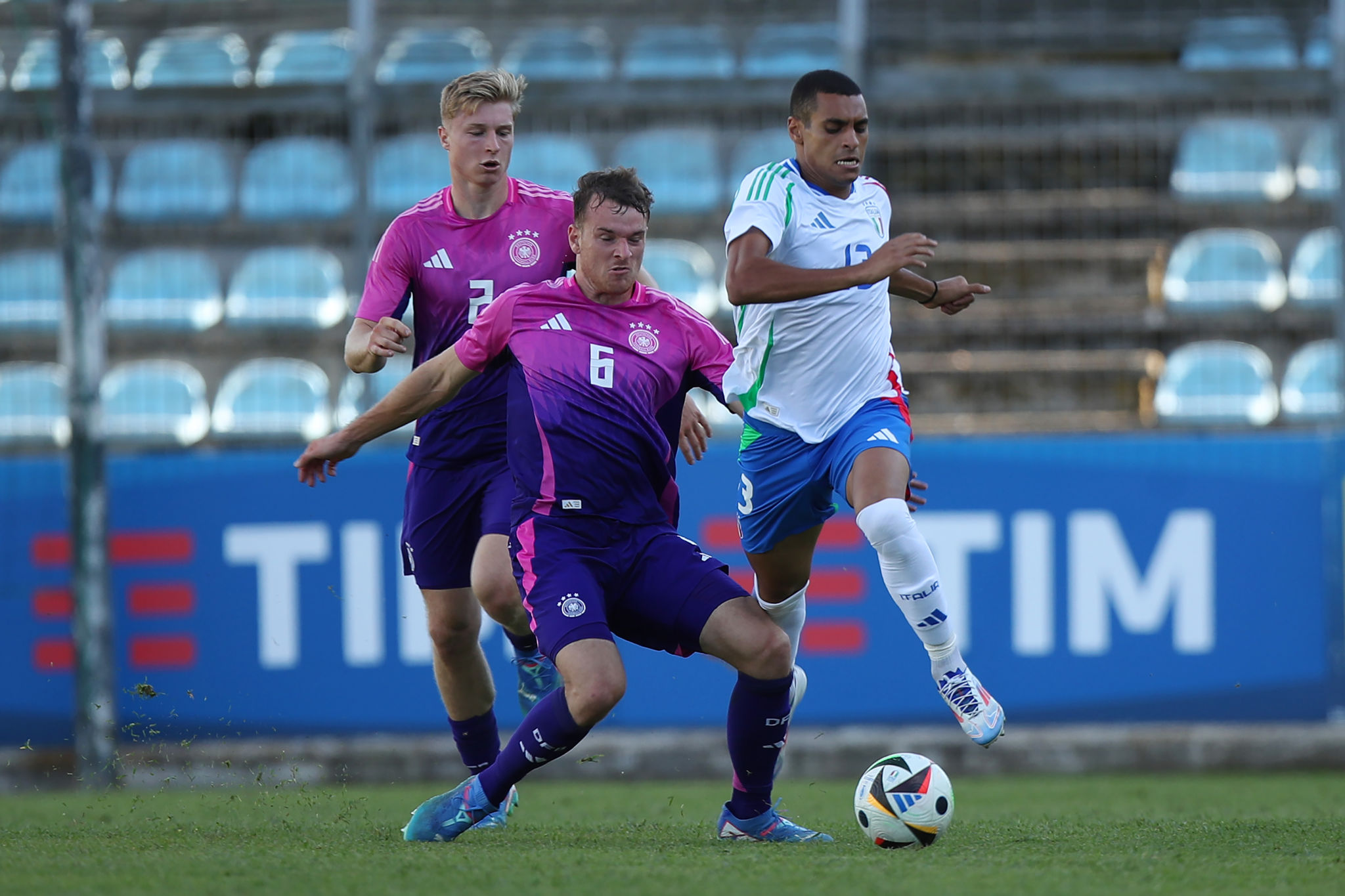 Il Cagliari blinda Idrissi: no al Genoa per il terzino