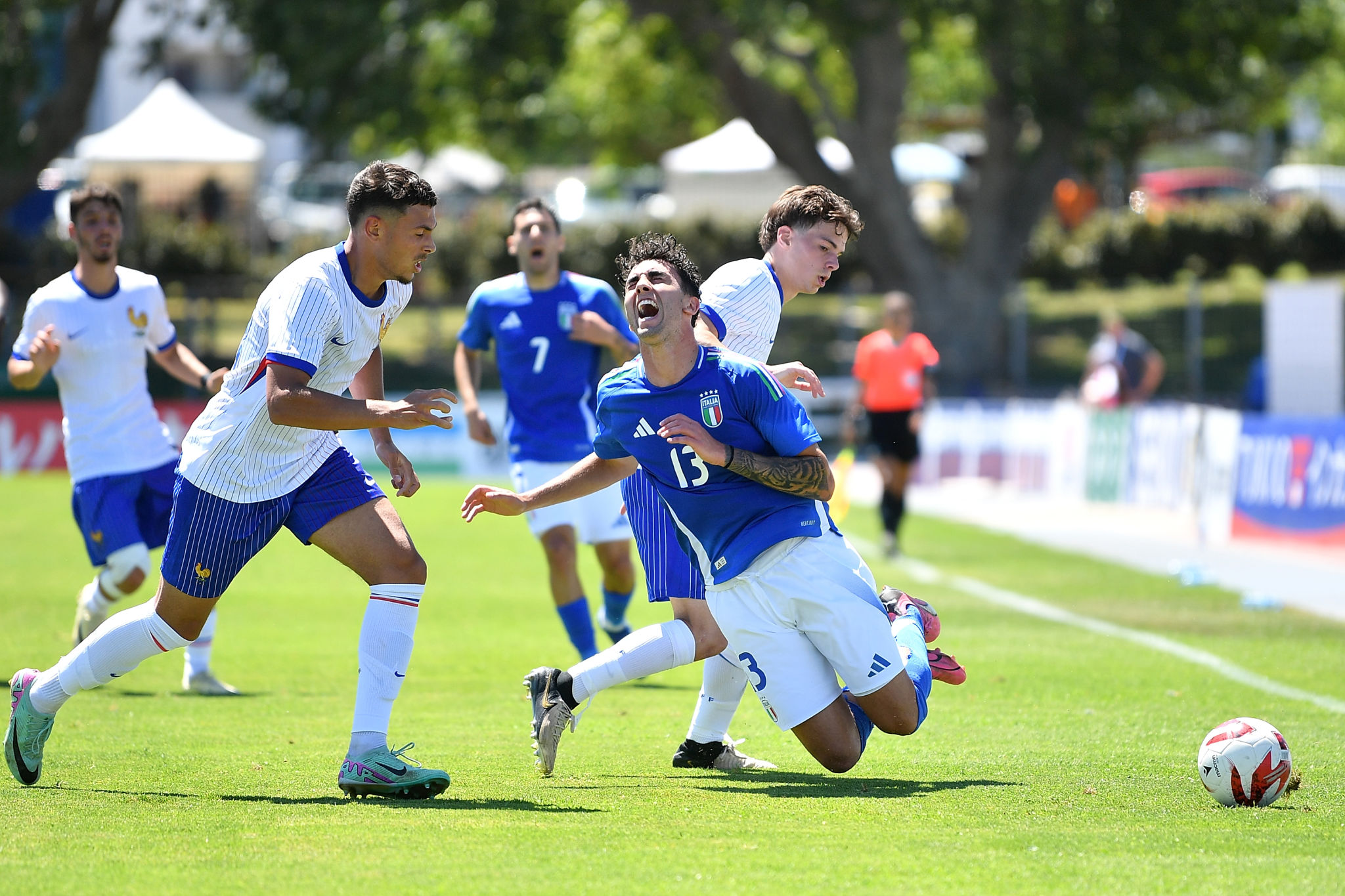 Mercato, il Cagliari valuta il futuro del difensore Davide Veroli