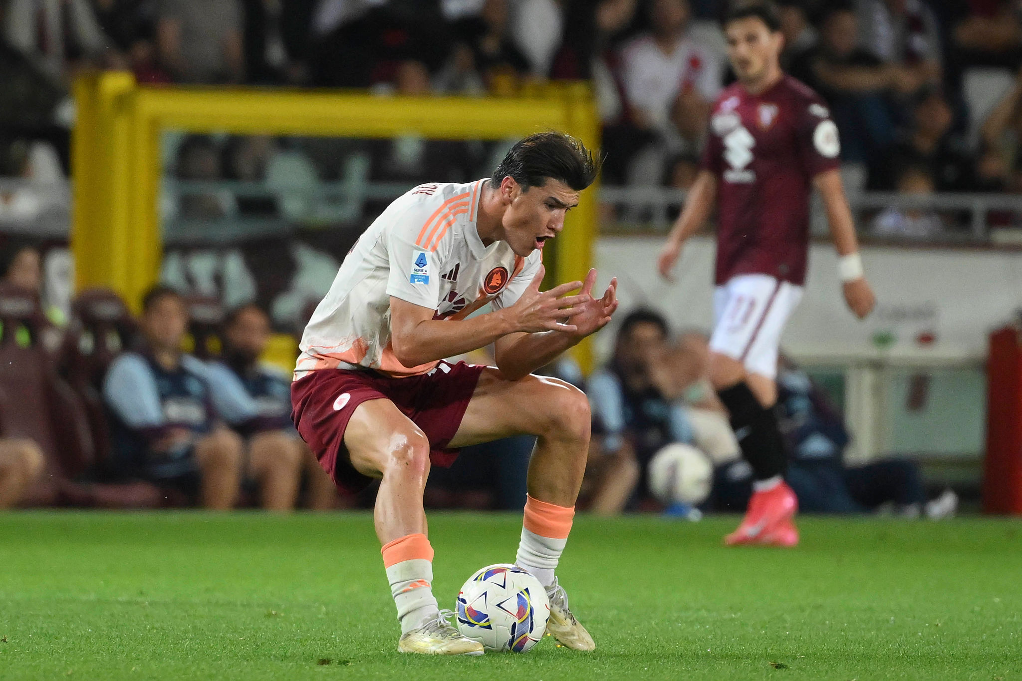 Shomurodov, ex Cagliari: il Basaksehir lo vuole in Turchia