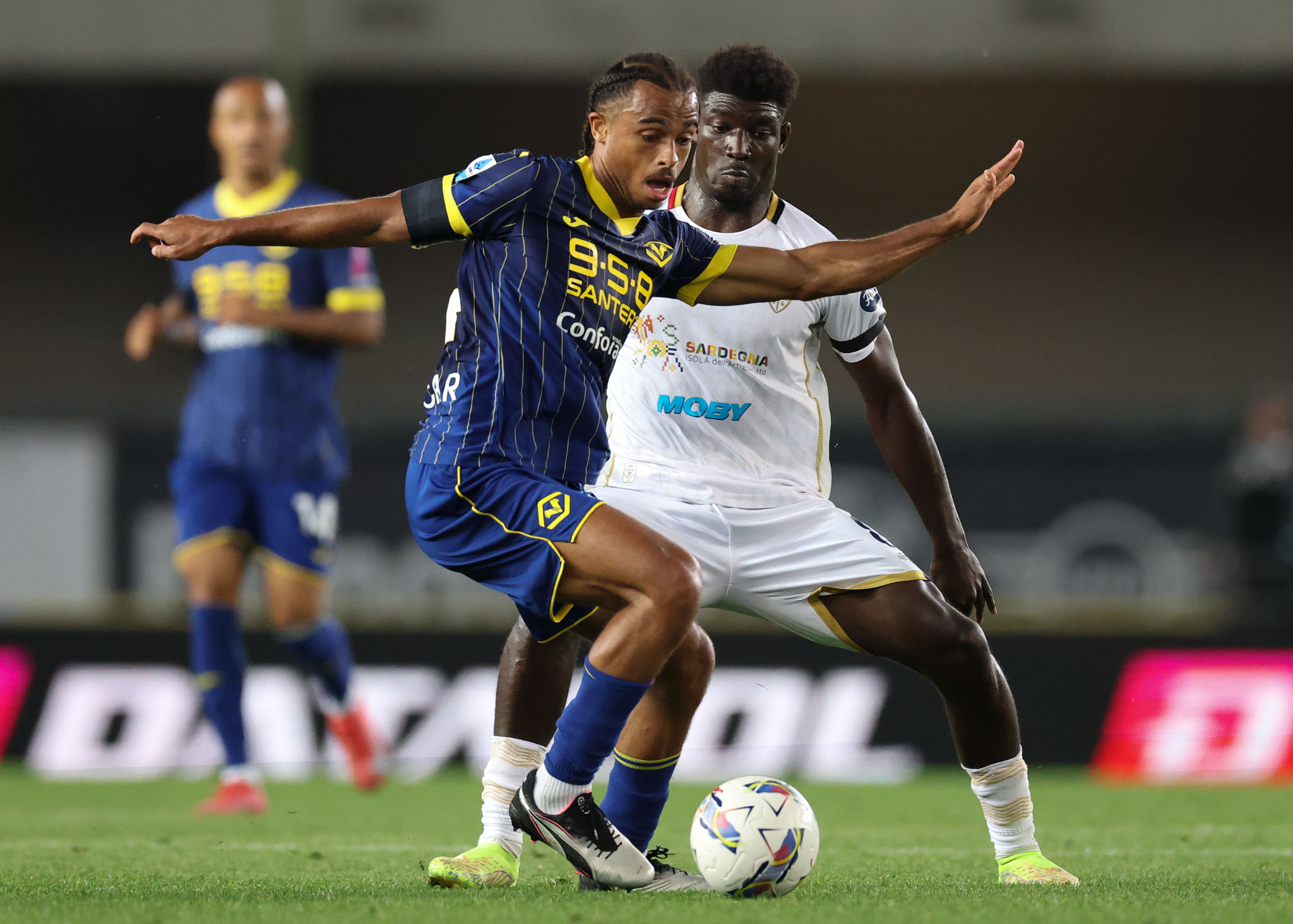 Verona, Bernede: “Ci prepareremo al meglio per il Cagliari”