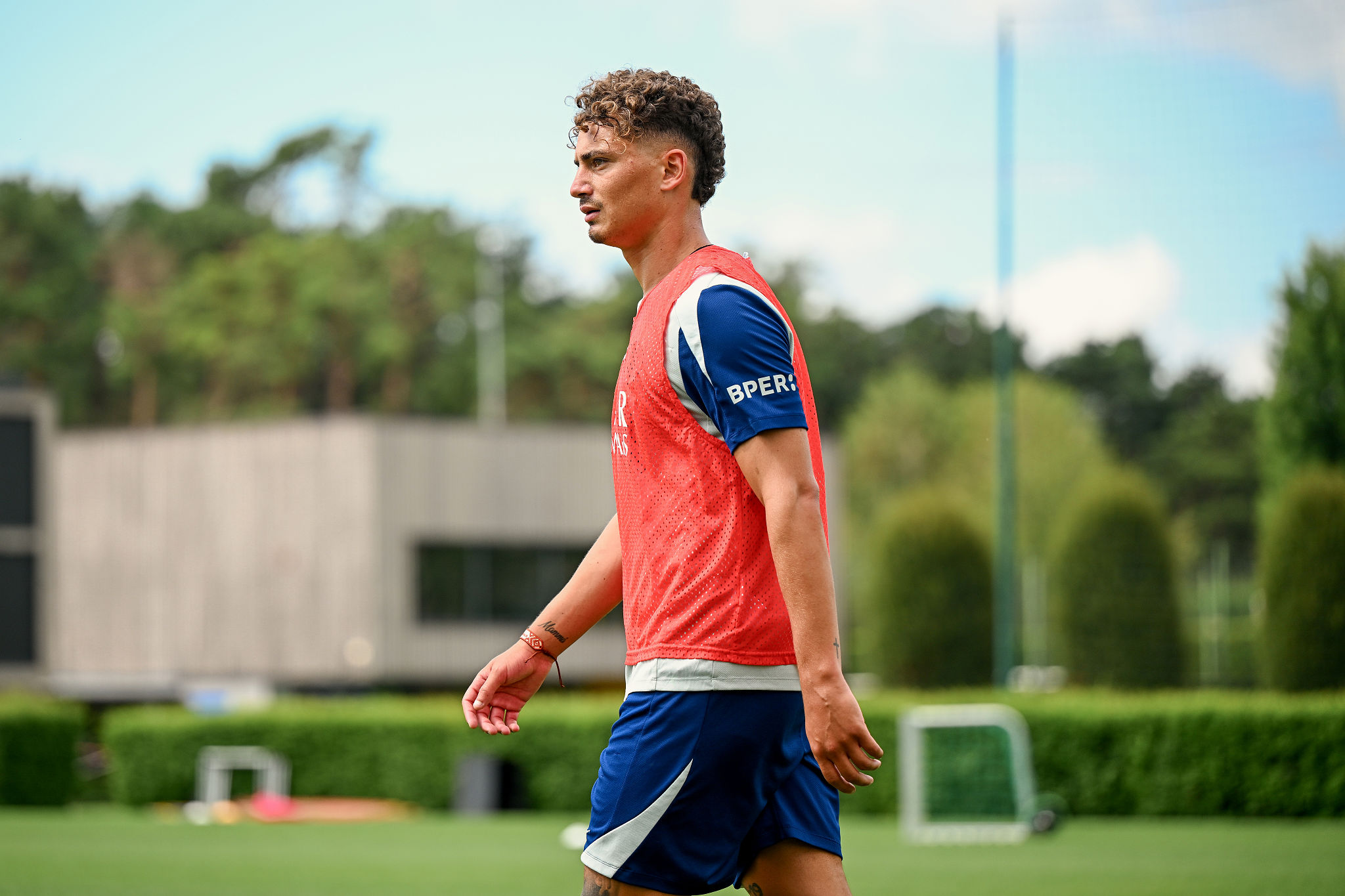 Mercato, il Cagliari si avvicina a Esposito. All'Inter 6 milioni