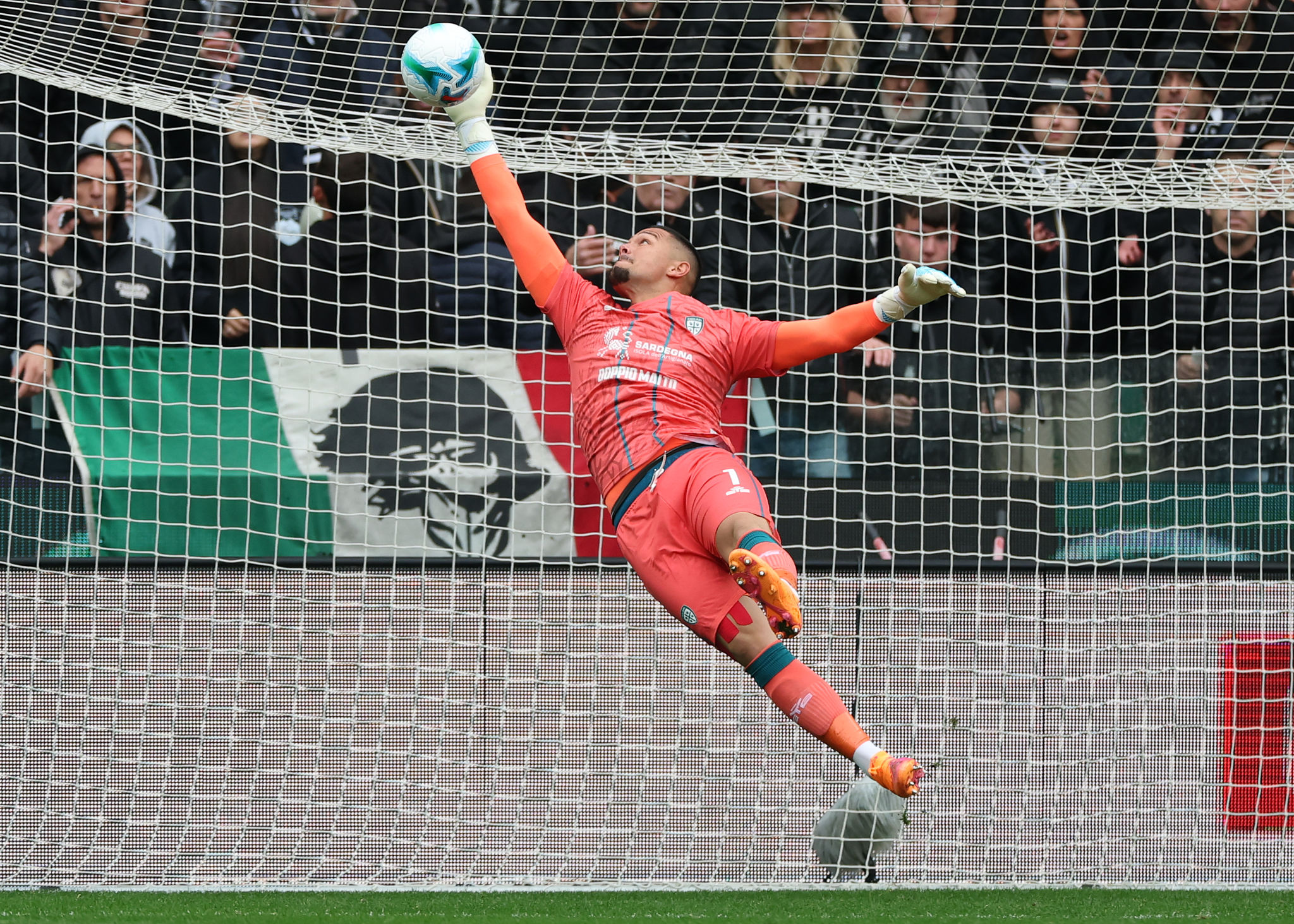 Caprile: “Sogno l’azzurro e la salvezza con il Cagliari”