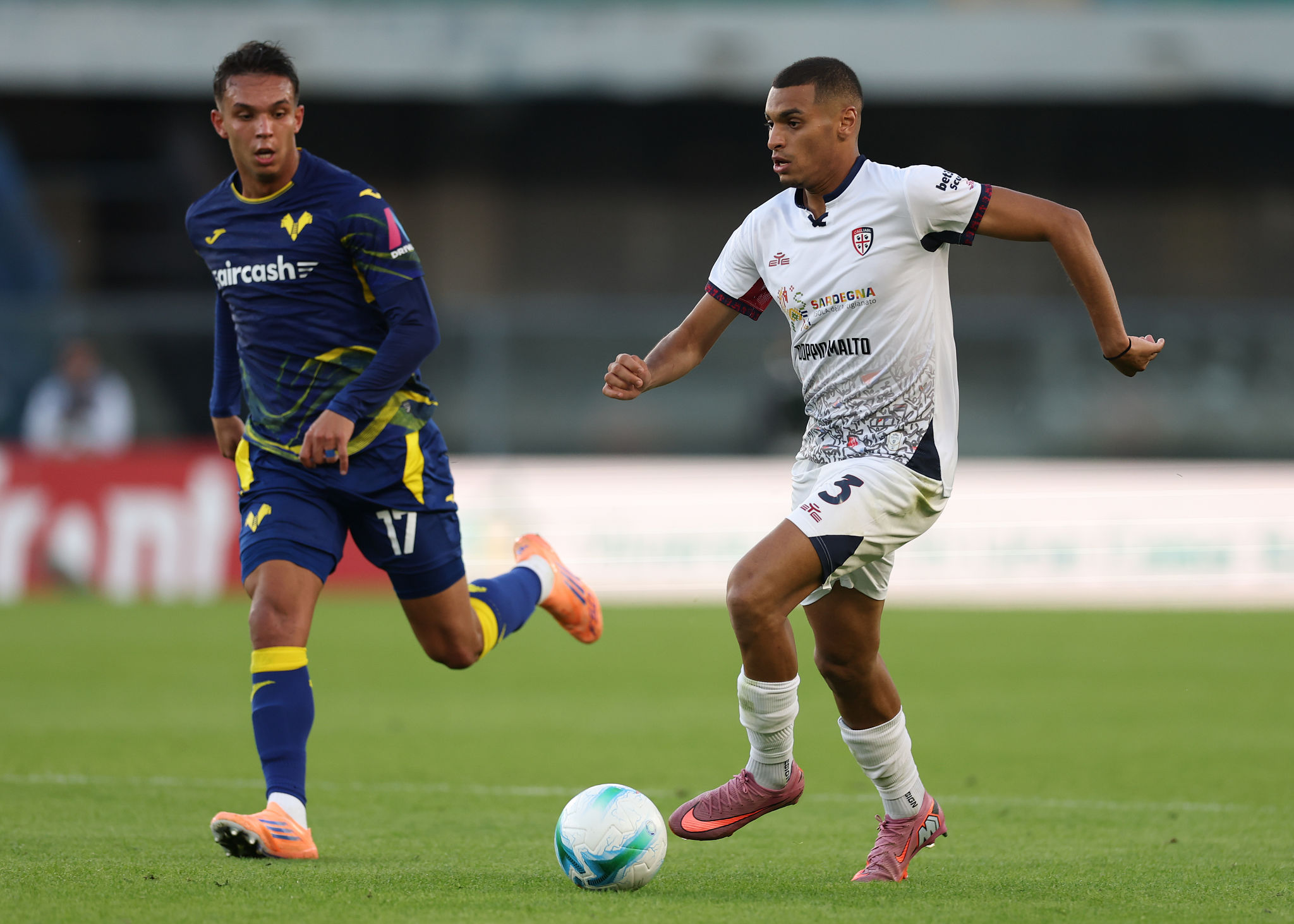 Cagliari, l’ex Piras senza filtri: “Verona di livello inferiore, dovevamo vincere”