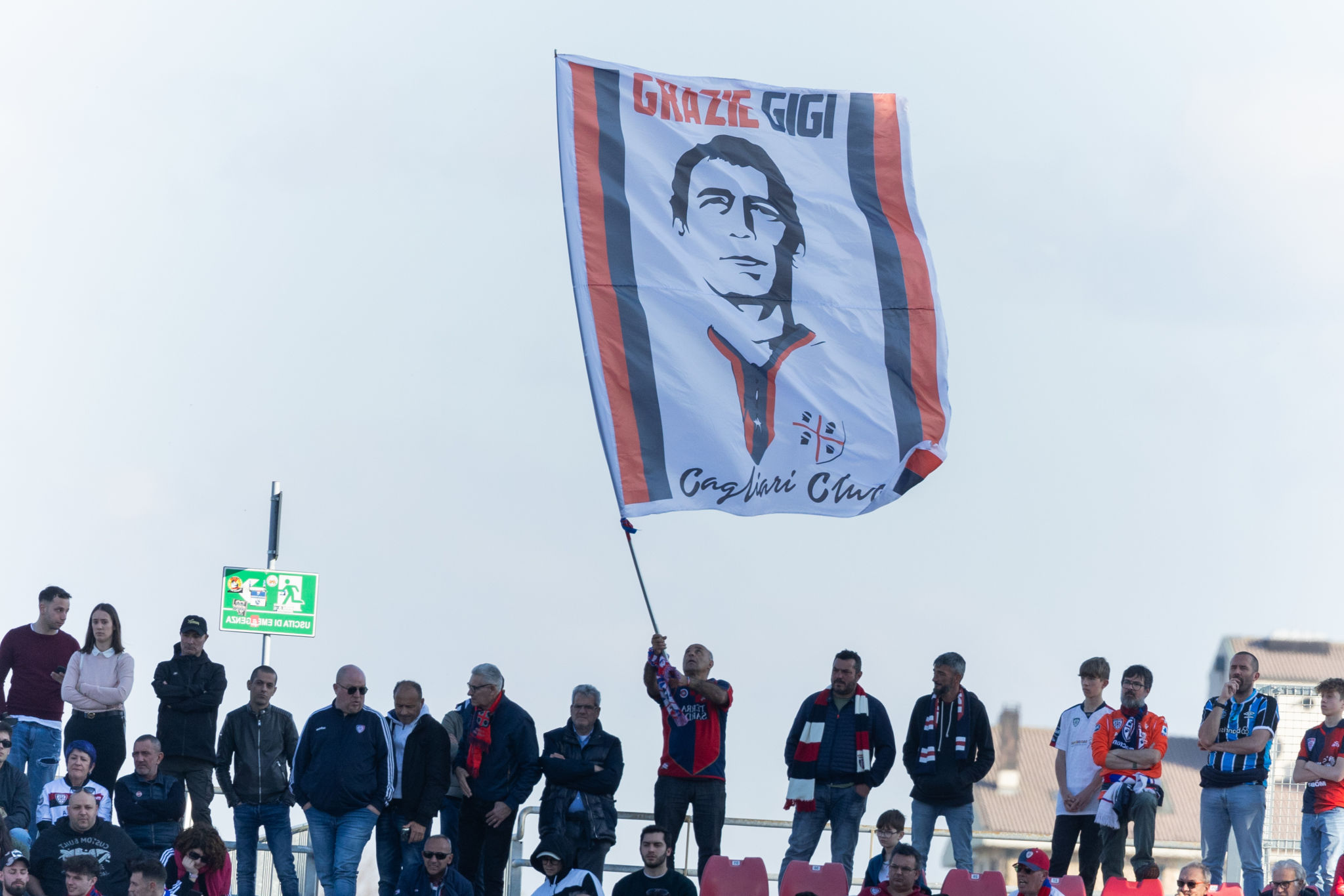 L'eco di Riva e De André sulla sfida tra Cagliari e Genoa: una storia oltre il calcio