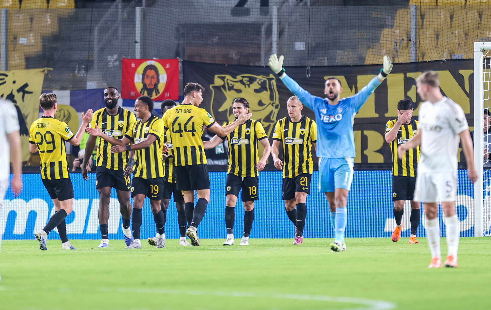 Marin e l'addio alla Sardegna: "Andare all'AEK Atene è stata una scelta felice"