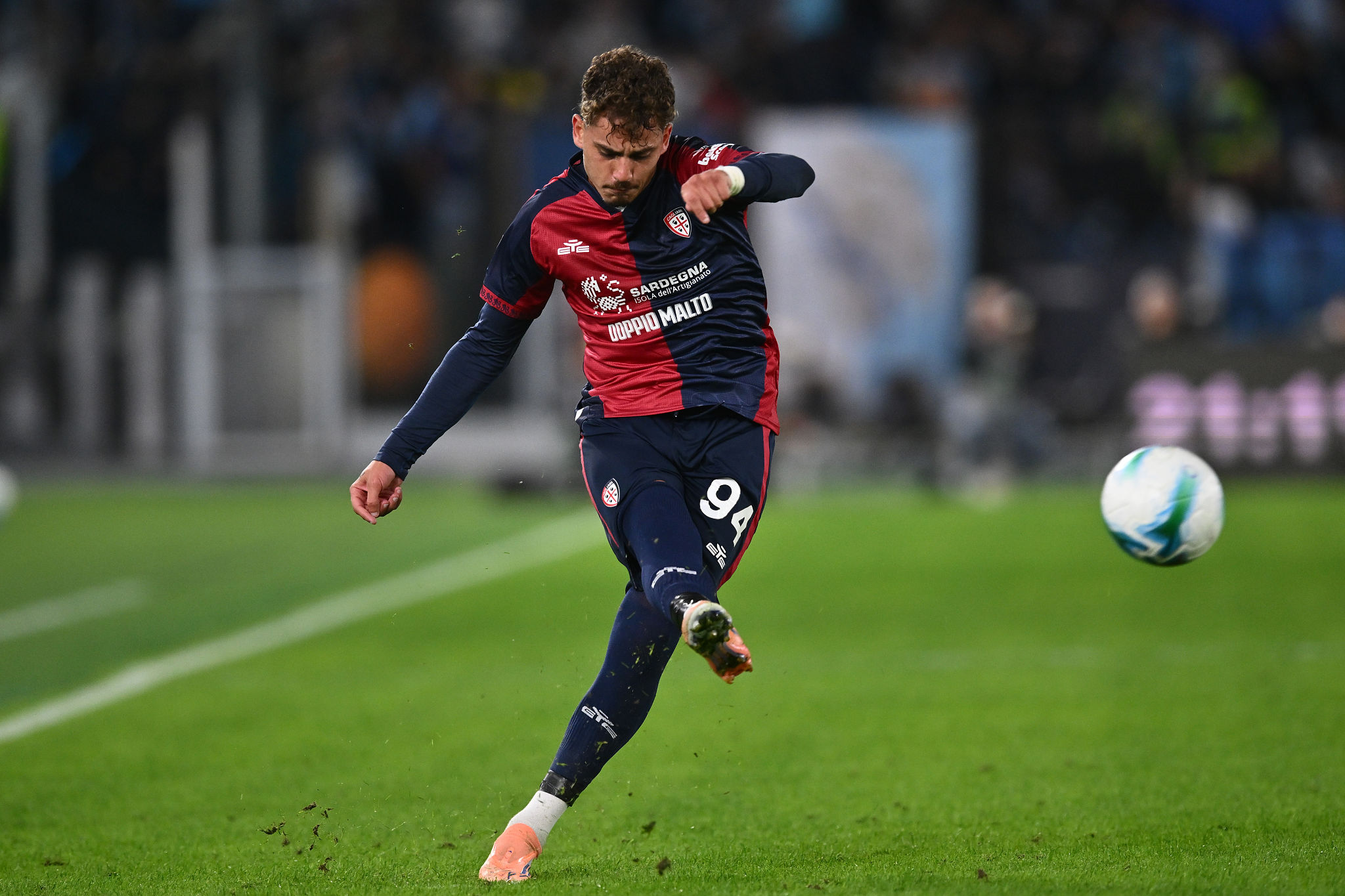 Esposito si racconta: leader nel Cagliari e l'importanza del sacrificio