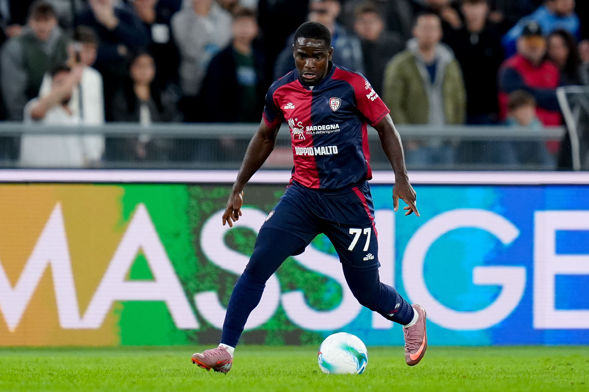 Luvumbo, primo gol con l'Angola: una gioia che carica il Cagliari in vista del Genoa