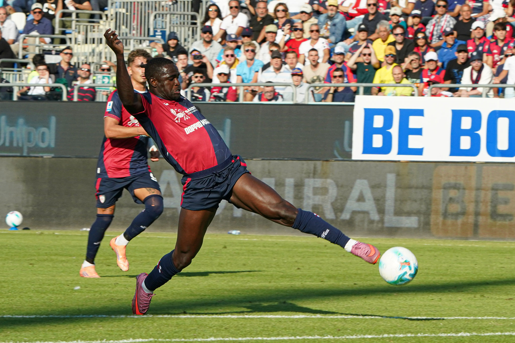 Luvumbo, l'evoluzione su EA Sports FC 26 esalta i tifosi Cagliari