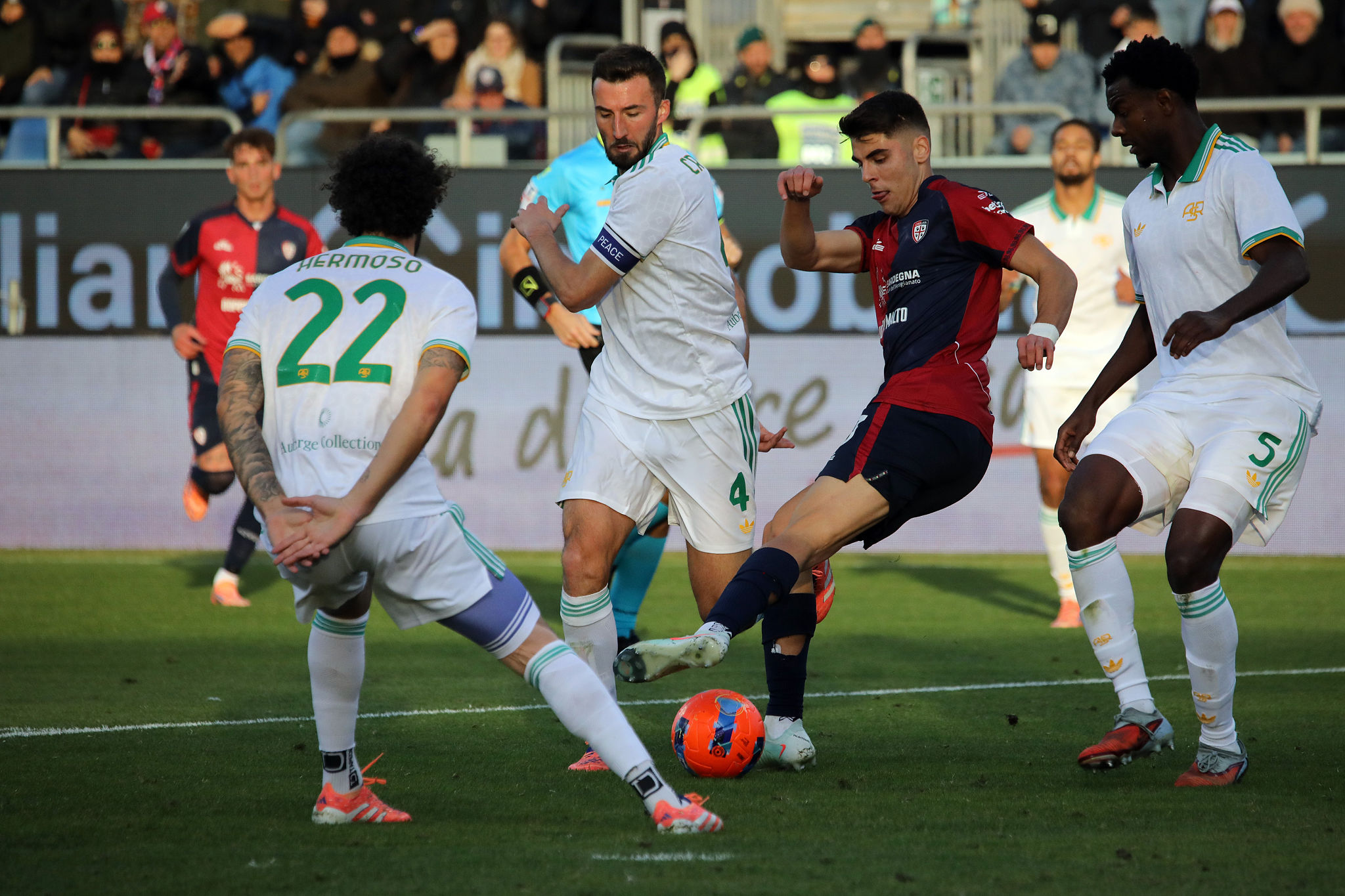 Obert festeggia 100 presenze con il Cagliari, l’elogio di Giulini