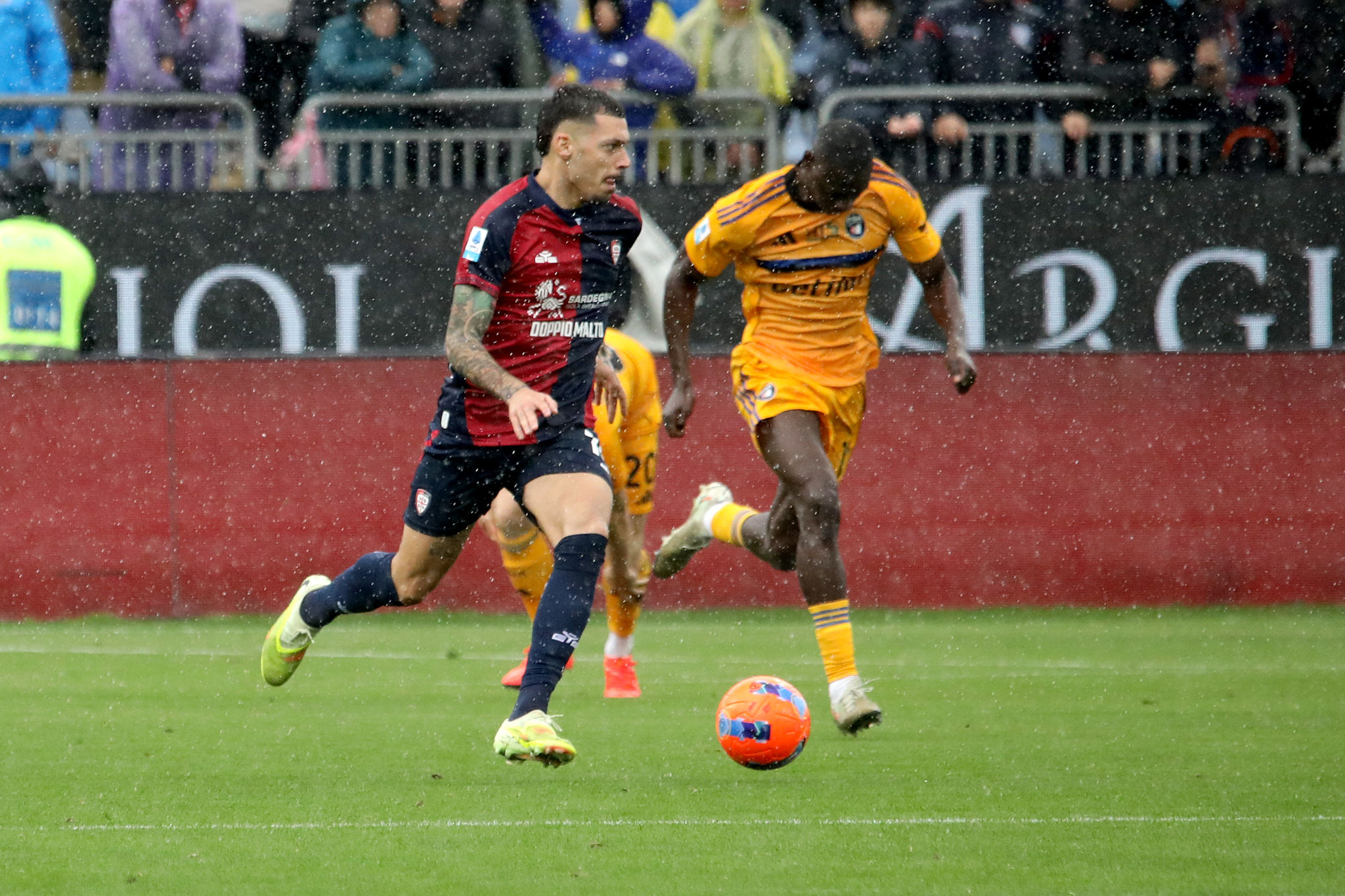 Primi gol per Folorunsho e Kiliçsoy. Ma il Cagliari non va oltre il 2-2 con il Pisa