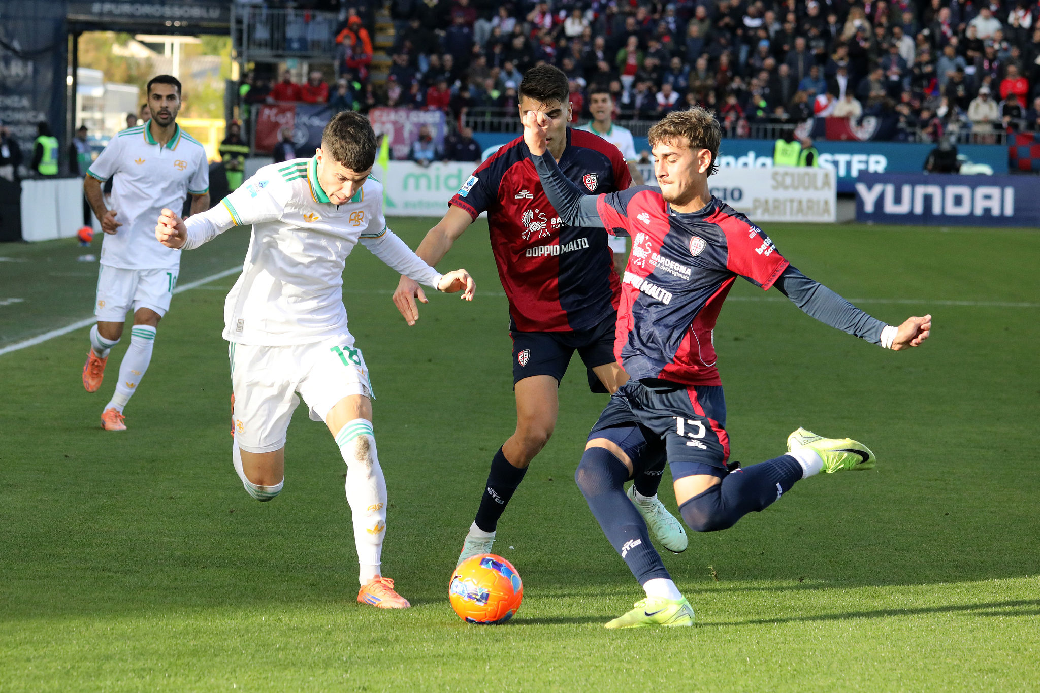 Rodriguez, esordio da sogno con la Roma: i numeri del difensore