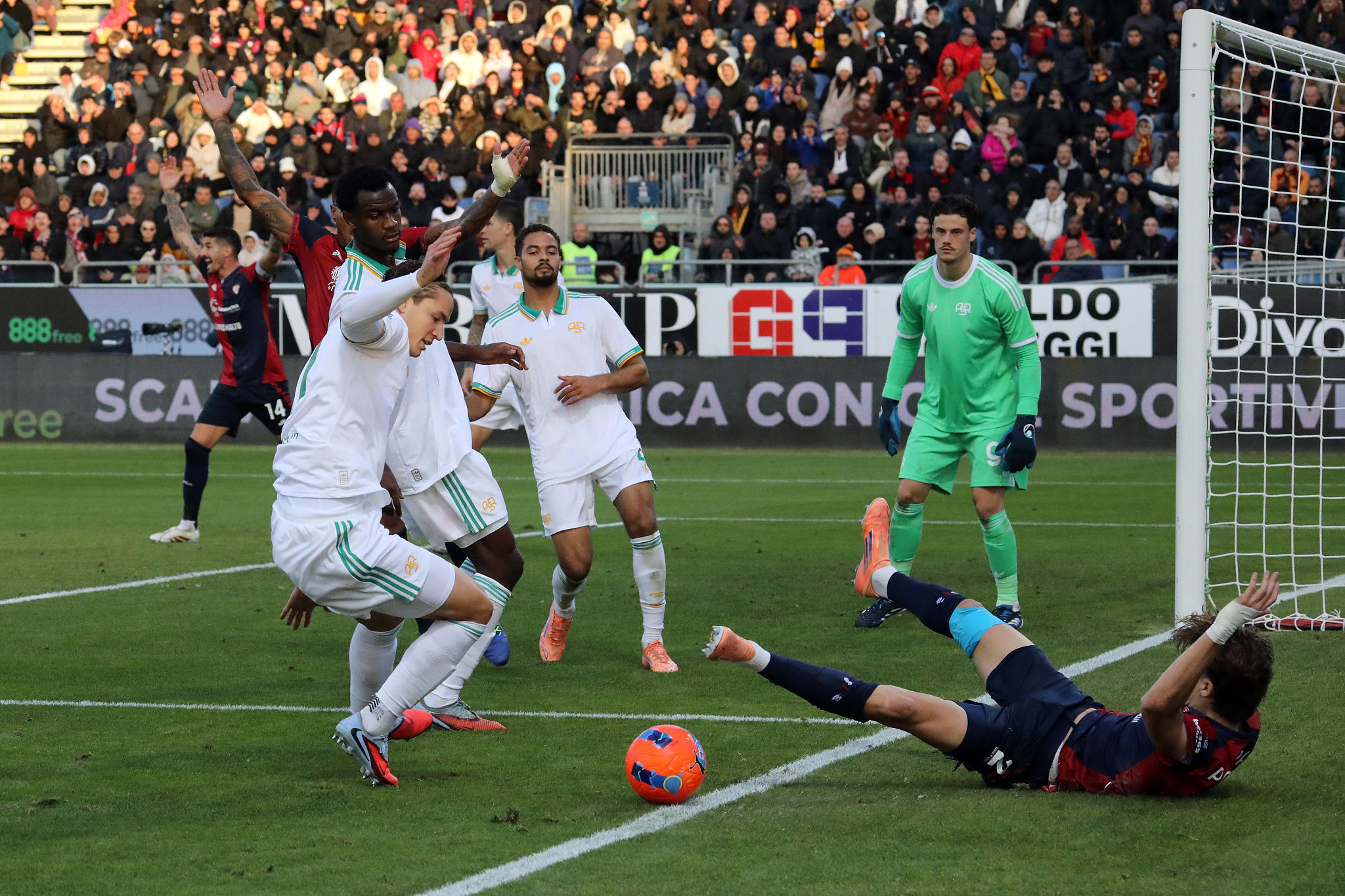 Palestra "Miglioro grazie al mister, ma ora testa solo alla salvezza"