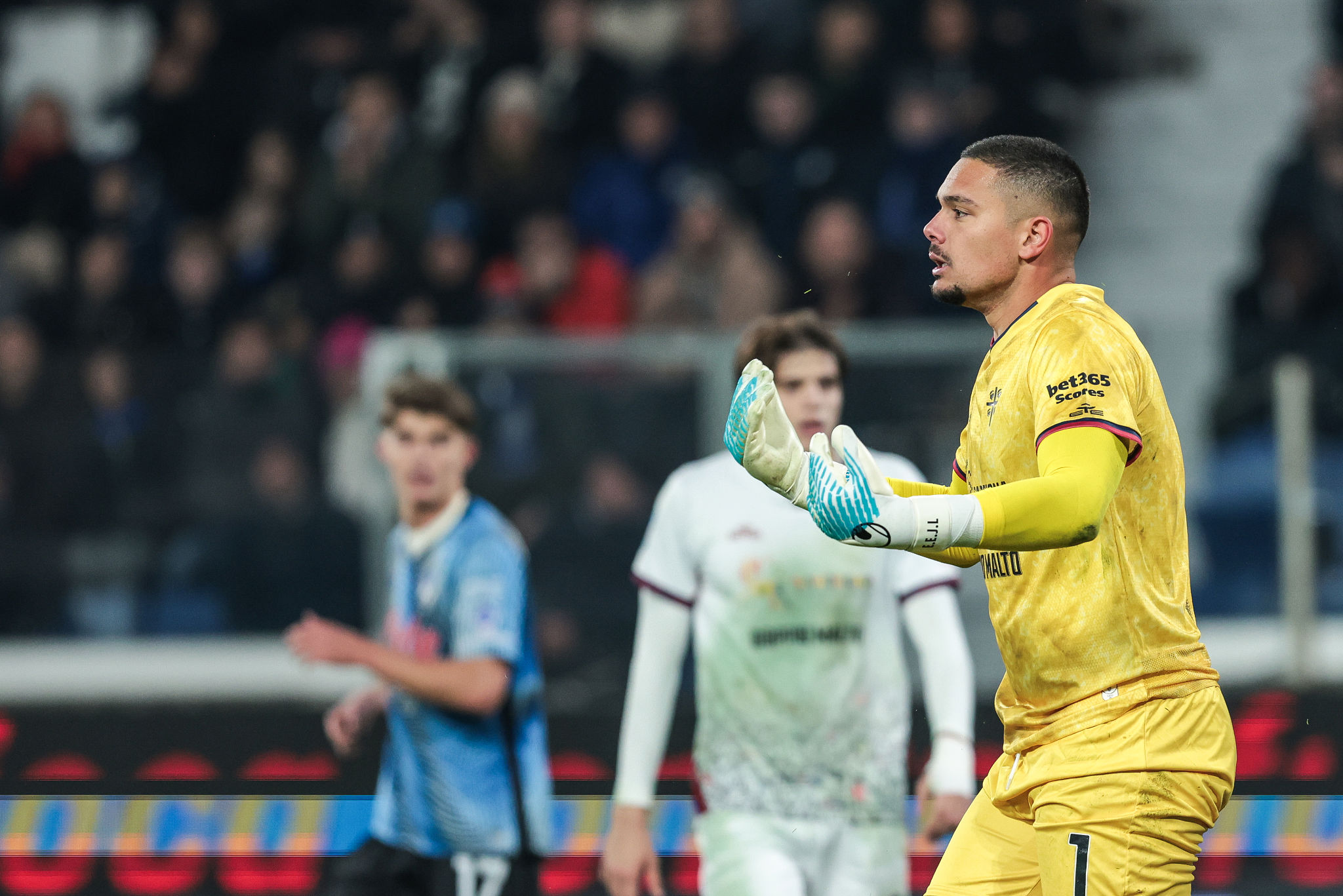 Caprile conteso in Premier League, ma il Cagliari chiude la porta