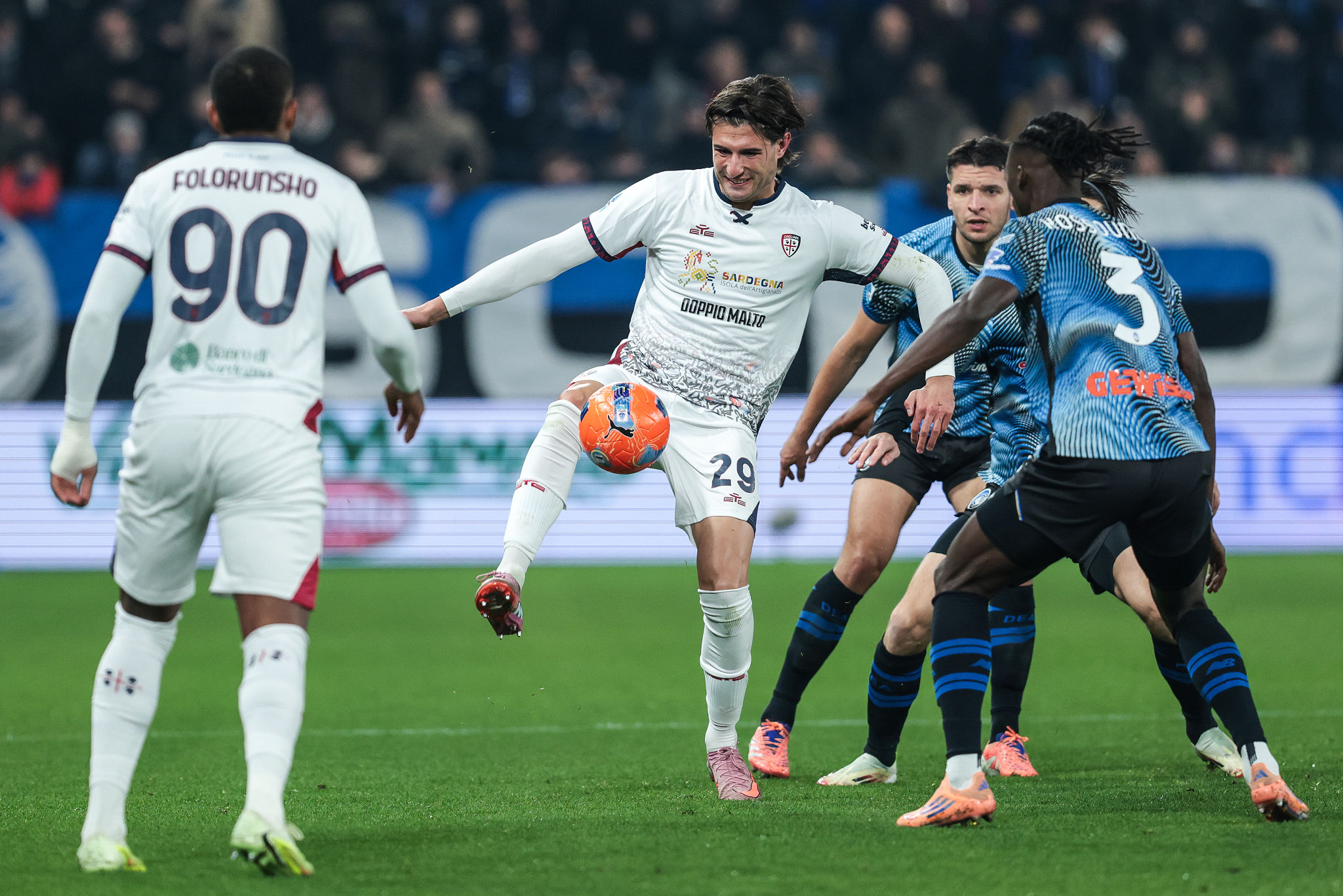 [Social] Delusione post-partita, i tifosi del Cagliari contestano la sconfitta con l'Atalanta