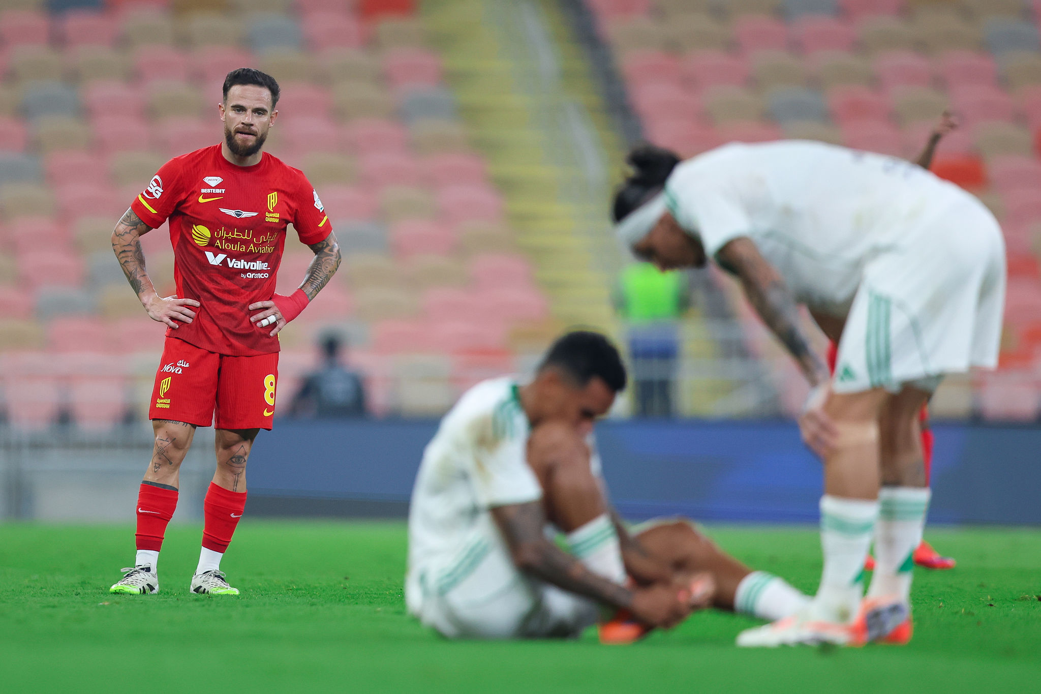 Auguri a Nahitan Nandez: il "leone" del Cagliari festeggia 30 anni