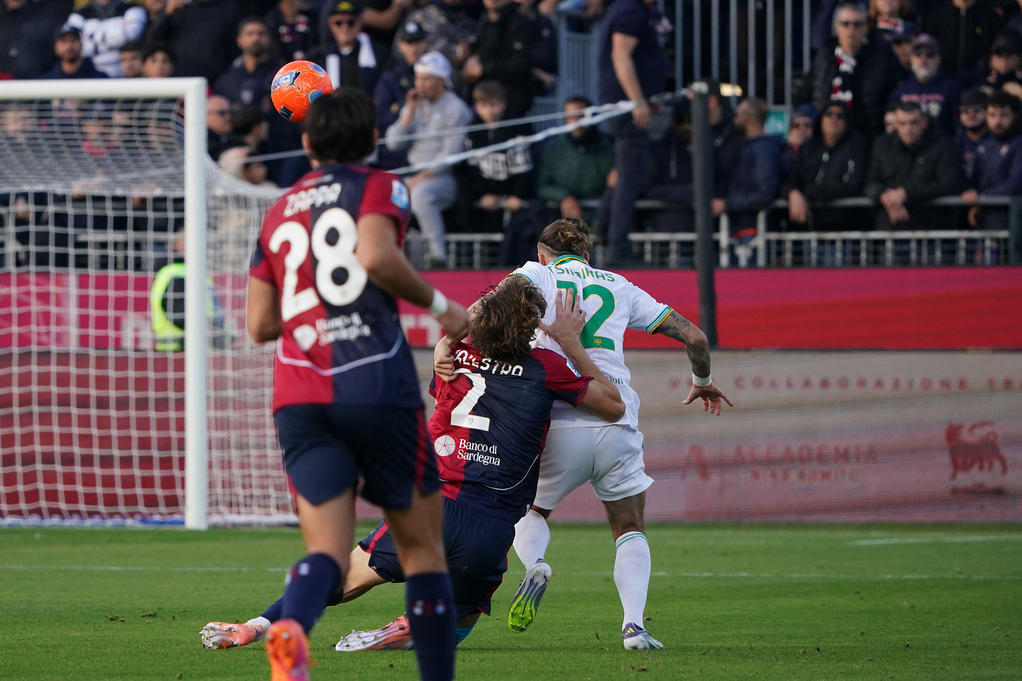 Palestra incanta a Cagliari, Acquafresca lo elogia
