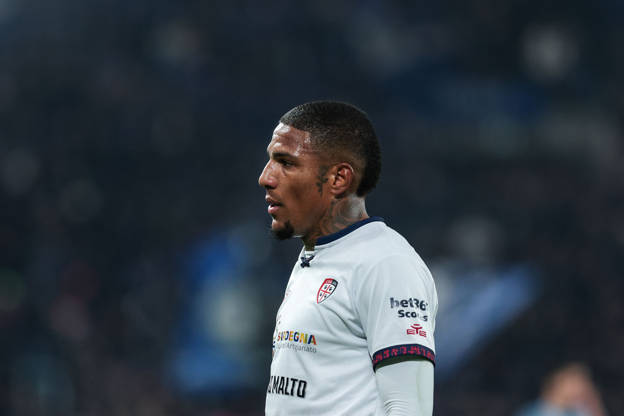 Folorunsho, gioia e dolore: primo gol con il Cagliari e stop per infortunio