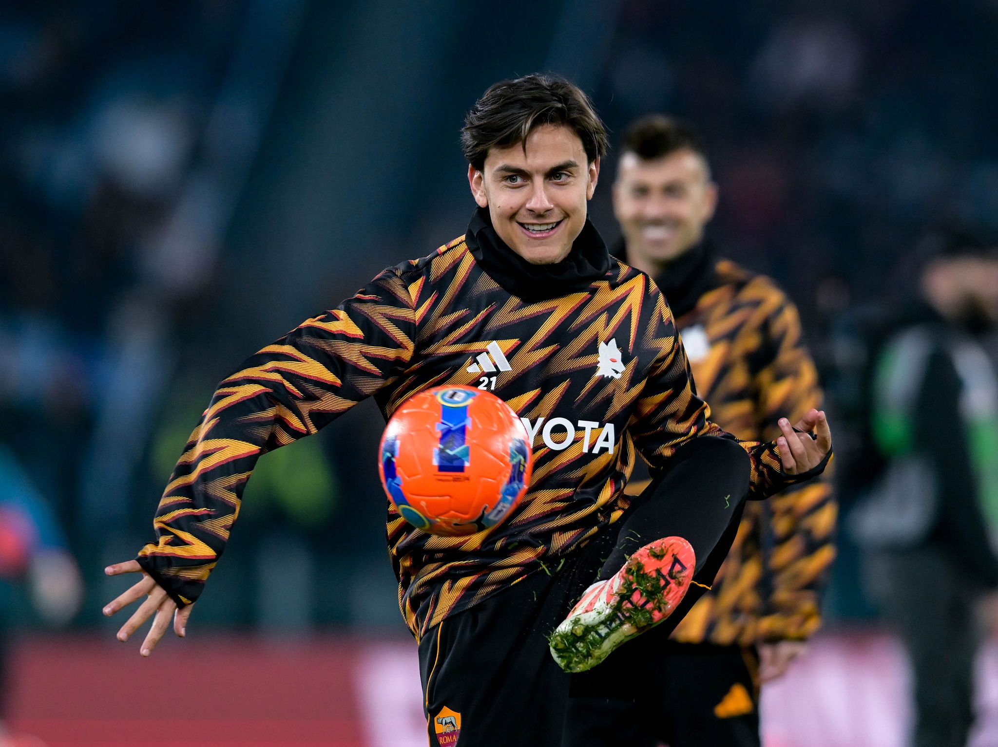 Verso la sfida con il Cagliari: la Roma ritrova Dybala, Baldanzi e Angeliño