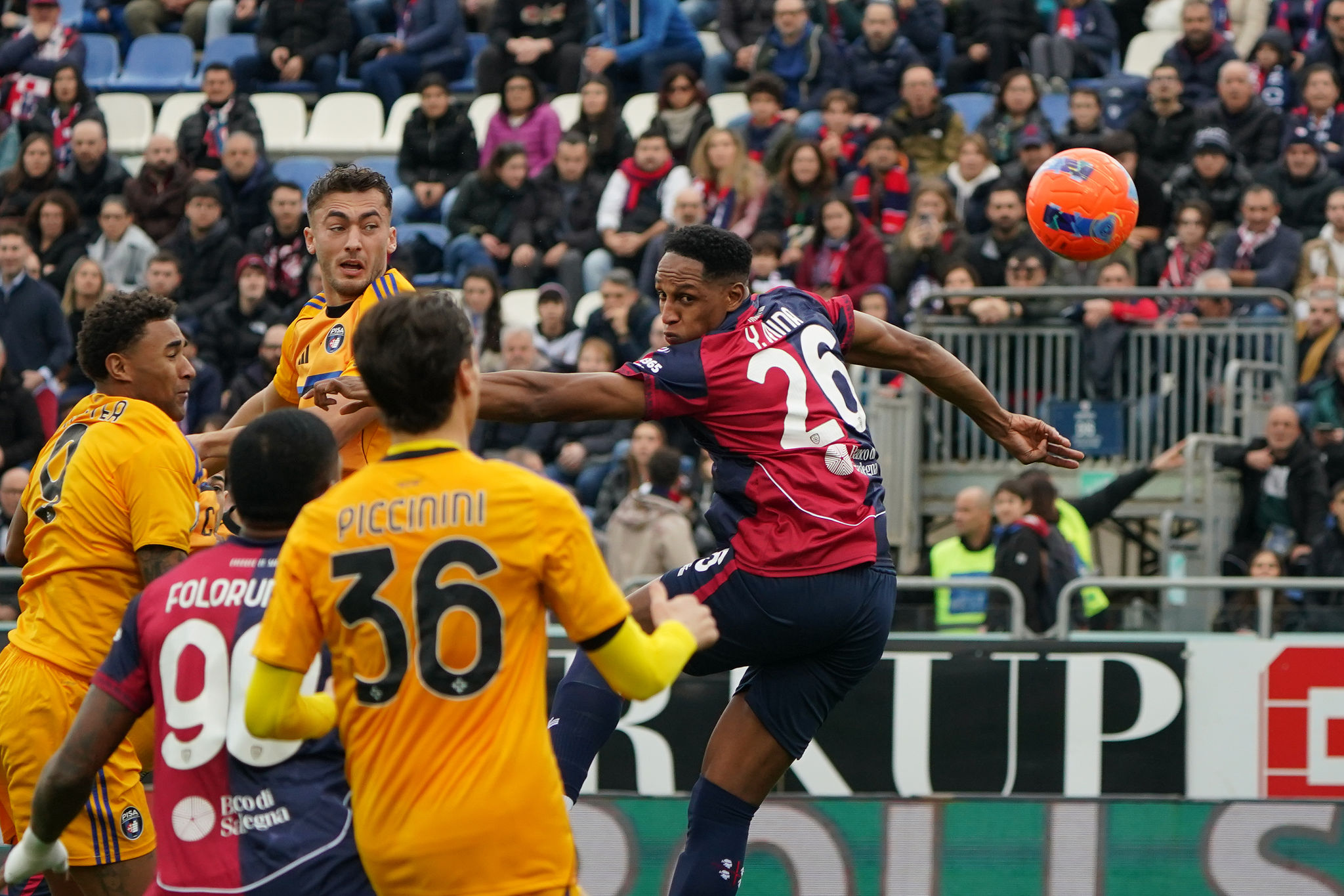 Fallo di Mina in Cagliari-Pisa, Open VAR chiarisce: giusta l'ammonizione