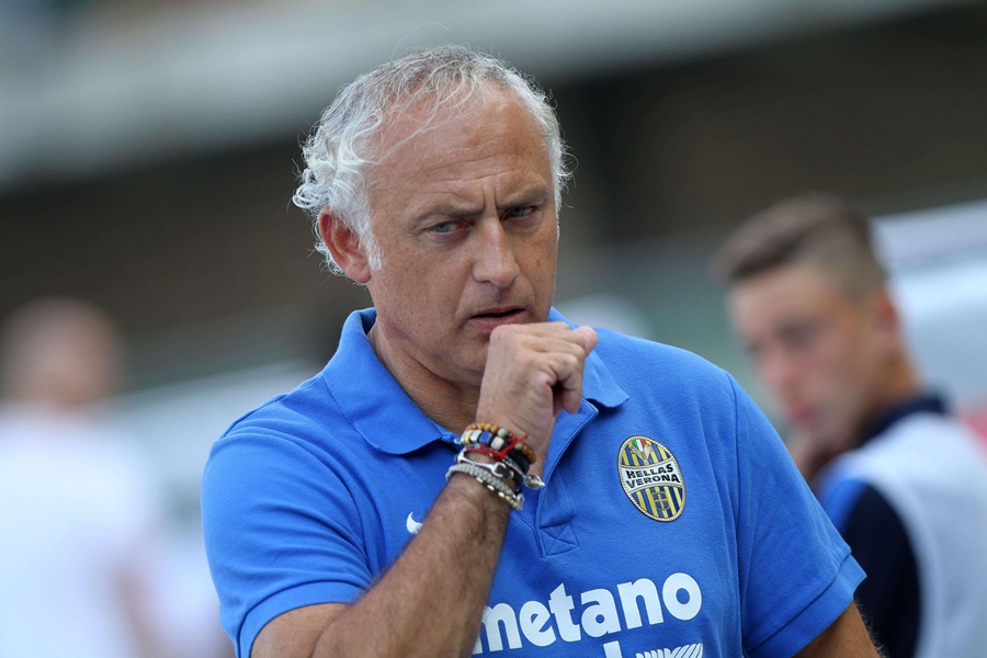 Mandorlini avverte il Verona: “Fare punti a Cagliari sarà difficilissimo”