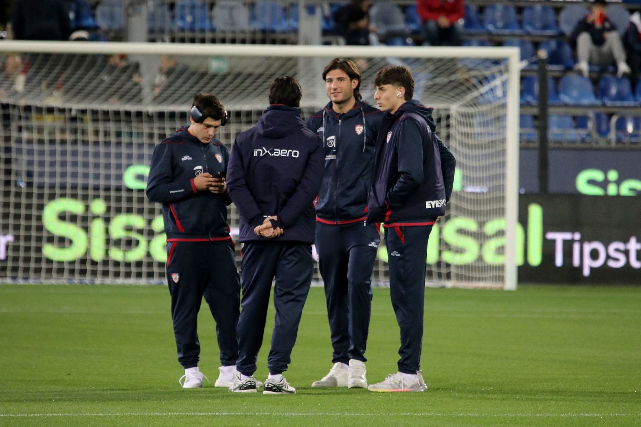 Cagliari-Milan si ferma per Crans-Montana: disposto un minuto di silenzio