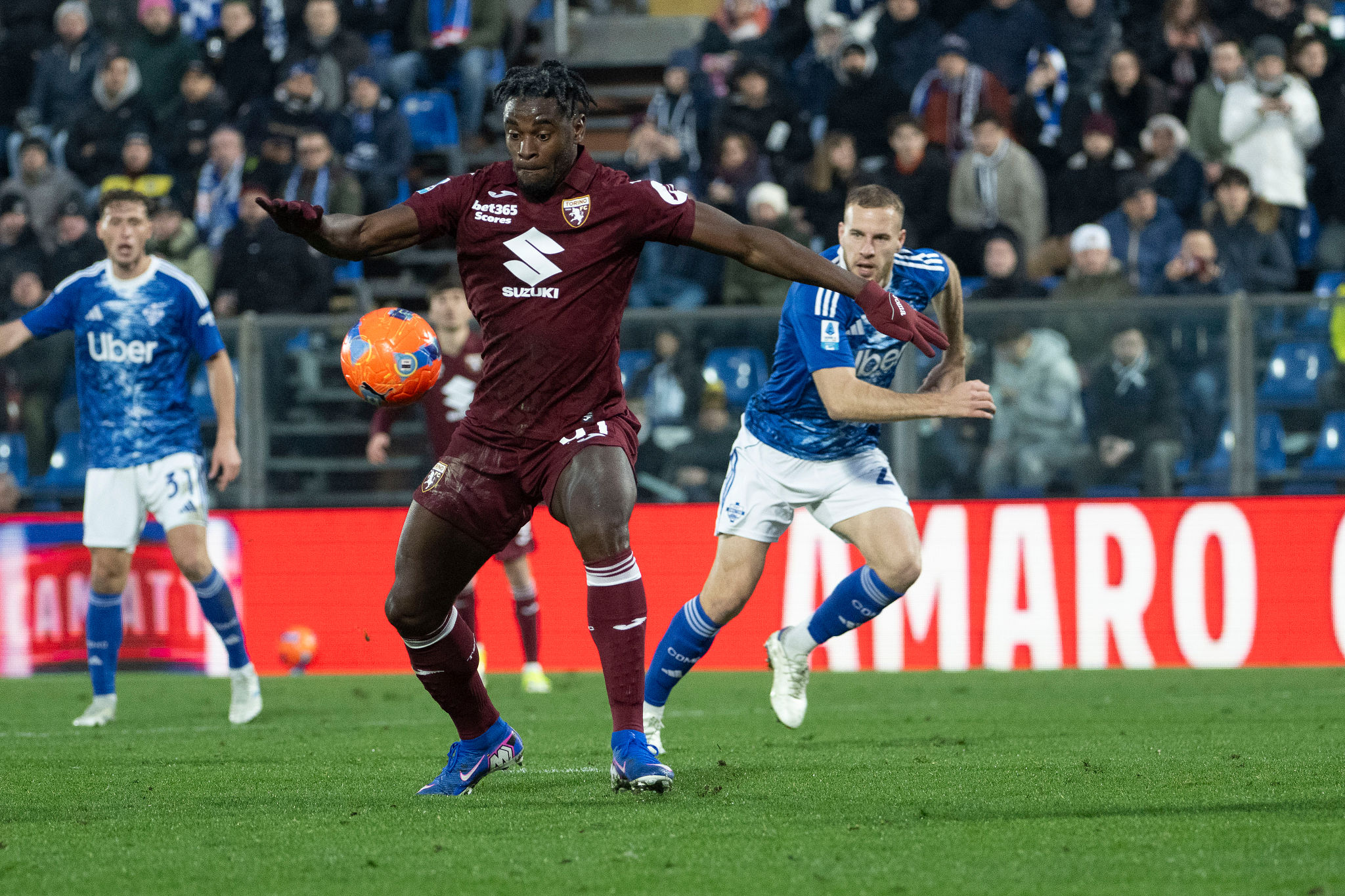 Zapata conteso: l’ingaggio frena il Cagliari, spunta l’Olympiacos