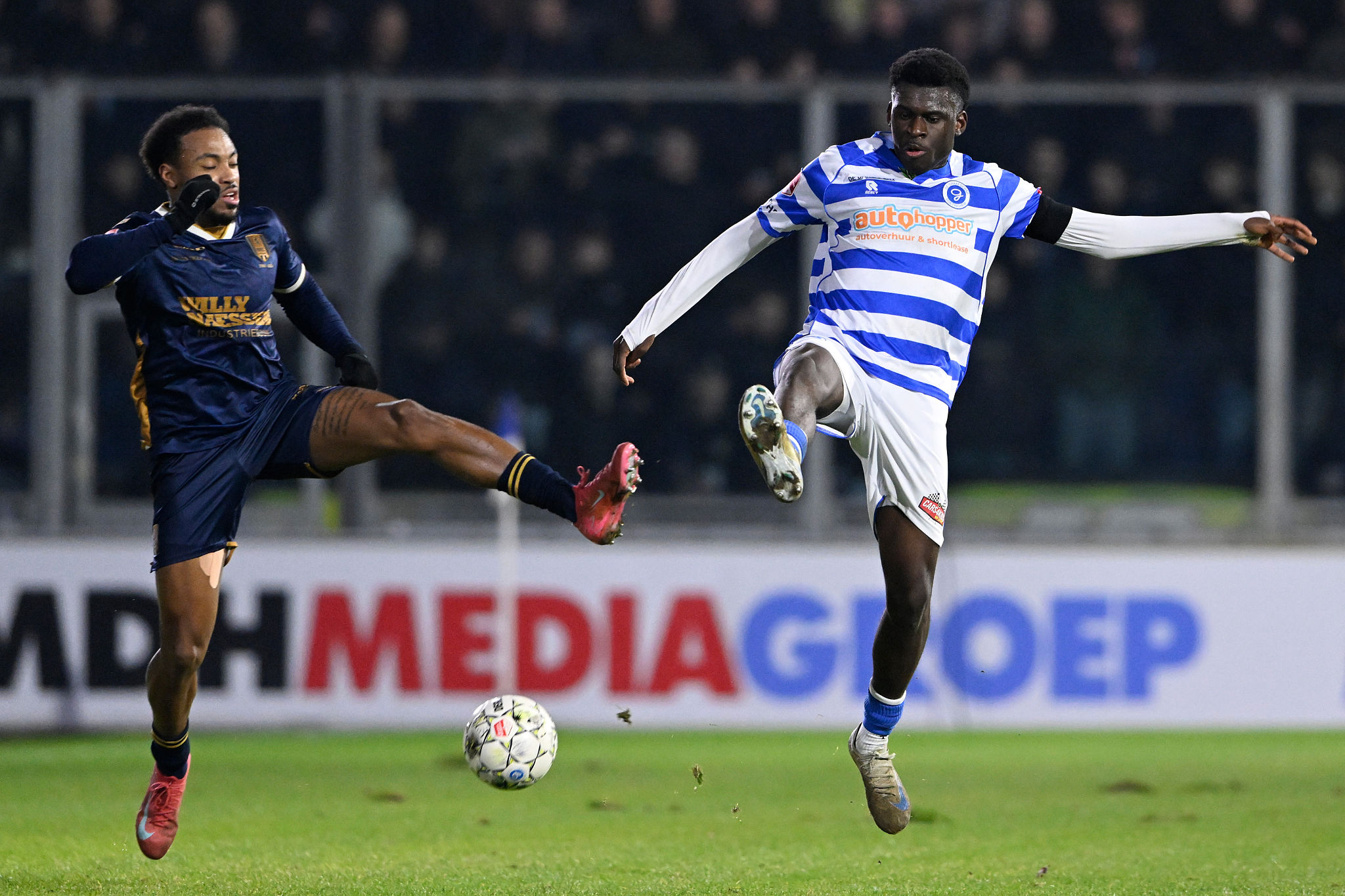 Raterink a Cagliari, visite mediche in corso. Chi è il nuovo talento olandese