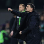 Il Cagliari festeggia il suo tecnico: buon compleanno a Fabio Pisacane