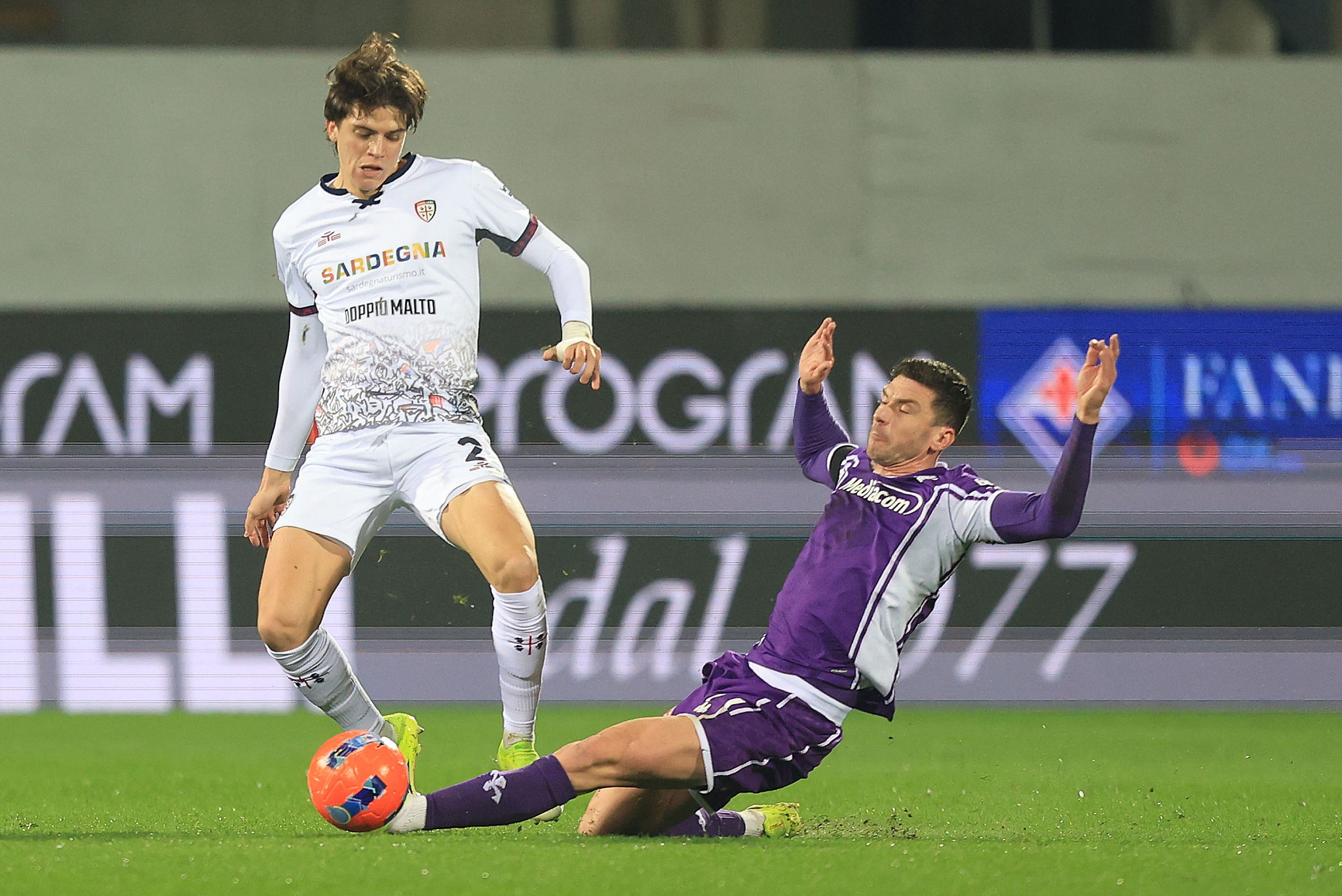 Palestra vale 40 milioni: il Cagliari fissa il prezzo e lo blinda