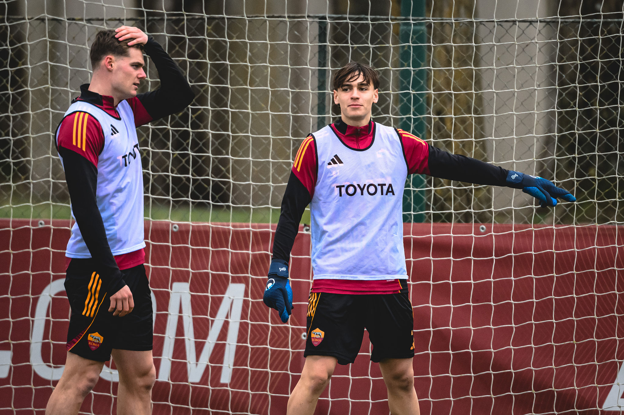 Duello di mercato tra Cagliari e Genoa per Pisilli: la Roma valuta