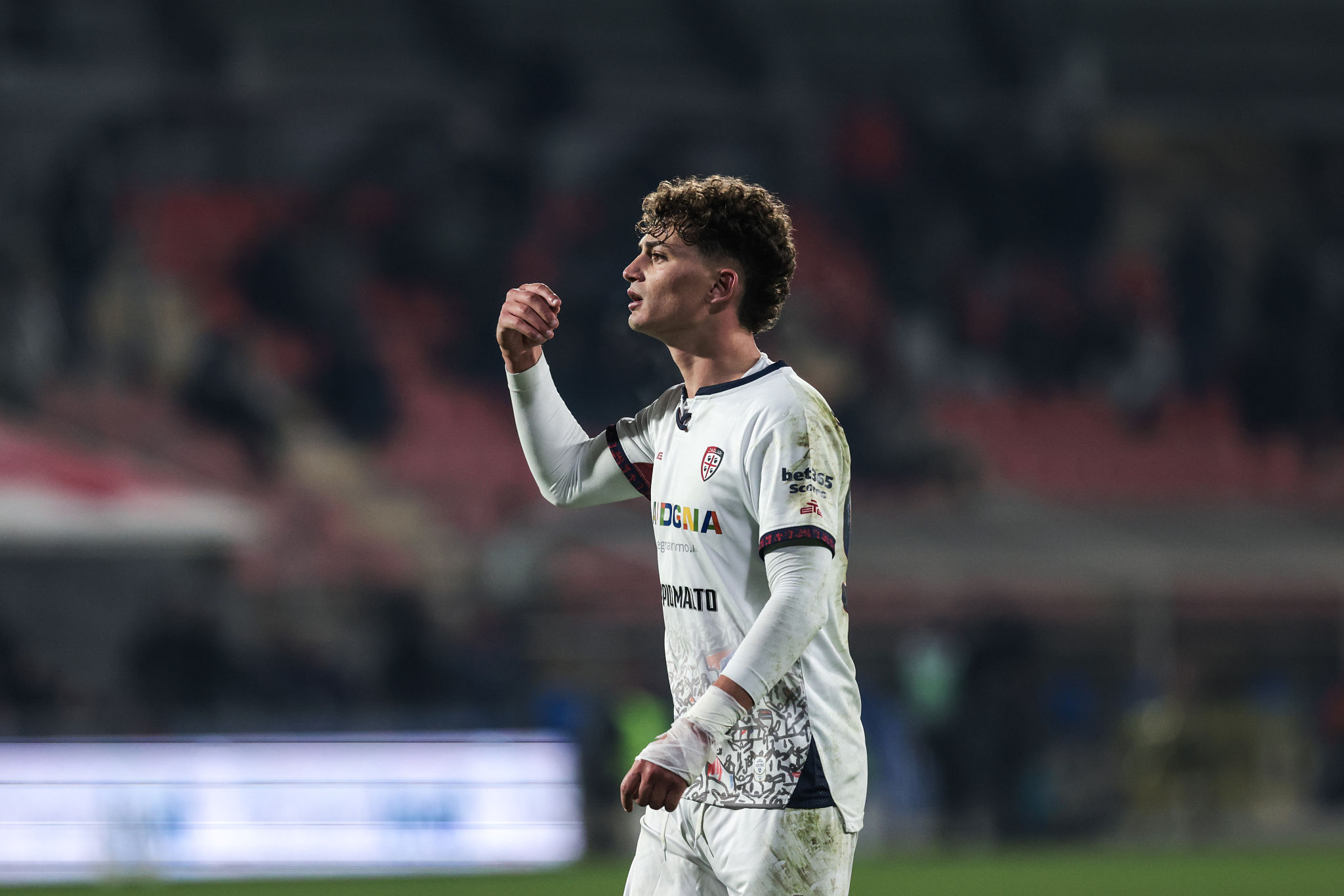 Esposito sfida il Genoa: un dato statistico accende la speranza del Cagliari