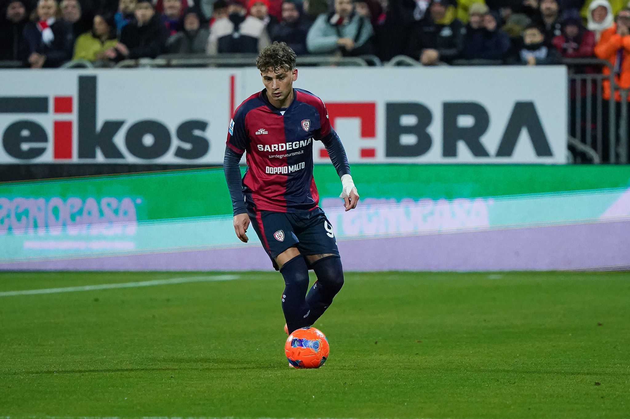 La metamorfosi di Esposito: sacrificio e magia al servizio del Cagliari