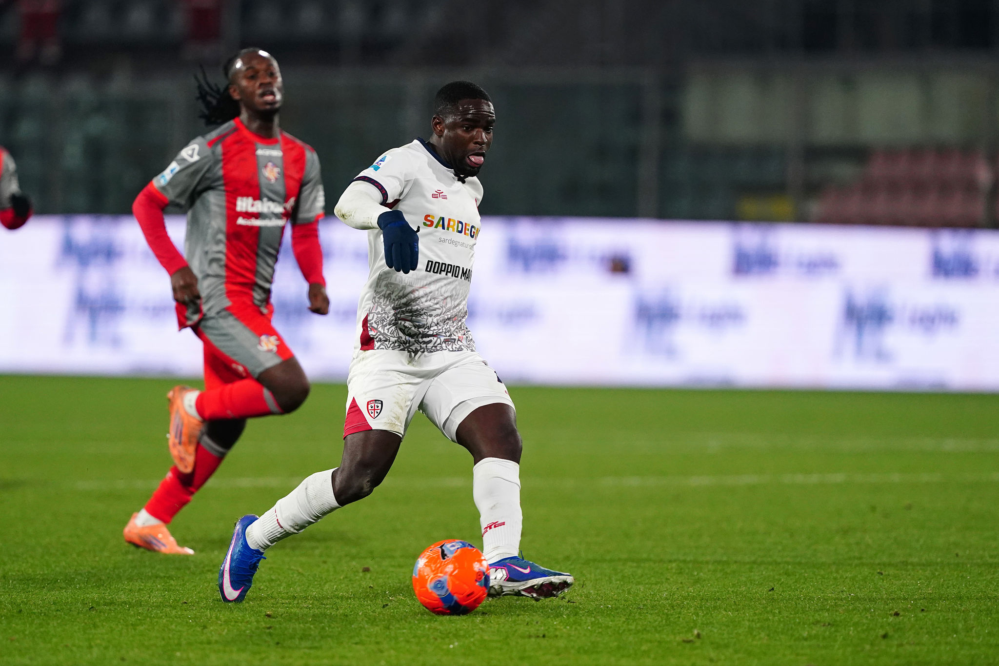 Luvumbo saluta Cagliari: il messaggio social dell'attaccante angolano