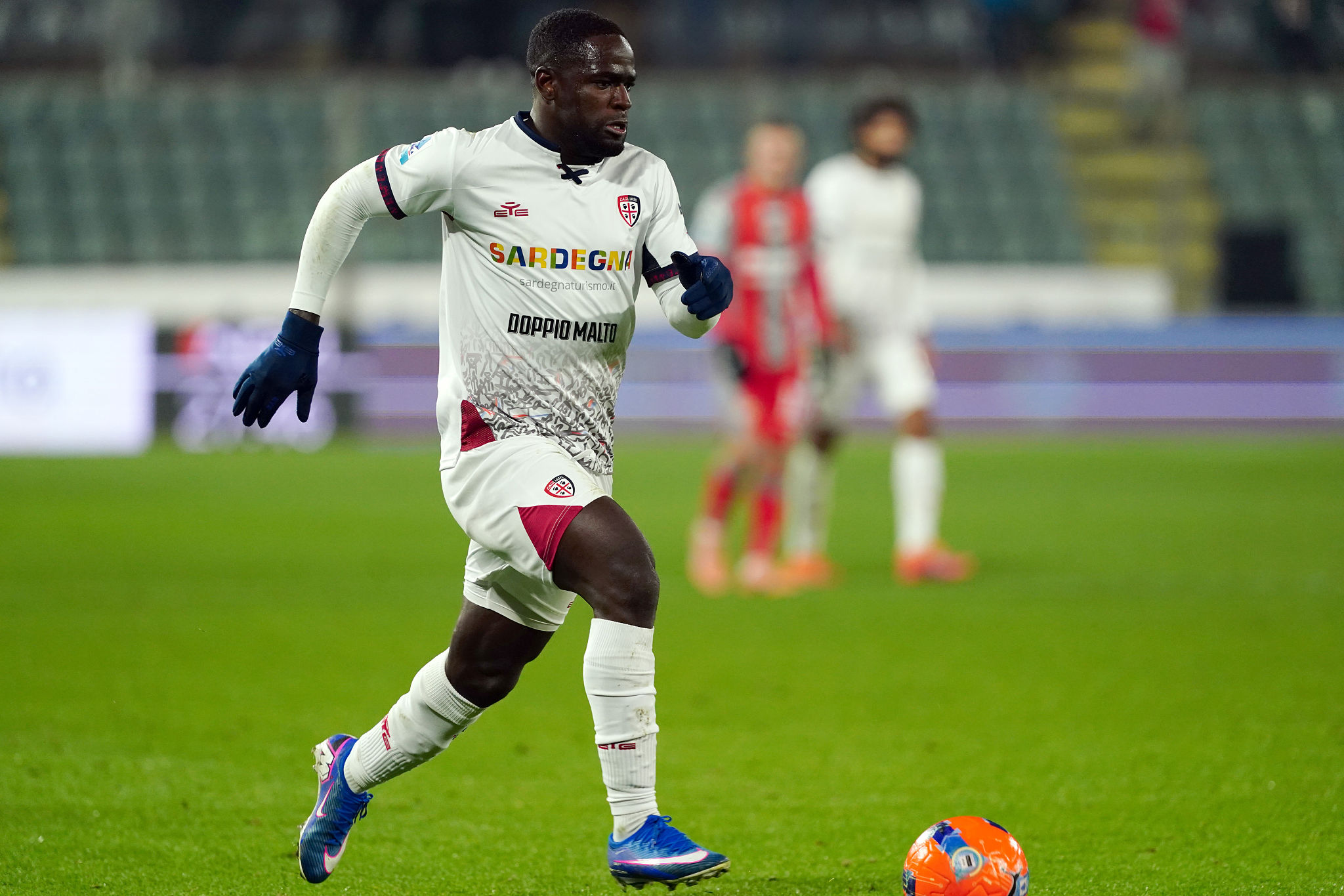 Luvumbo conteso sul mercato: si inserisce anche il Lecce