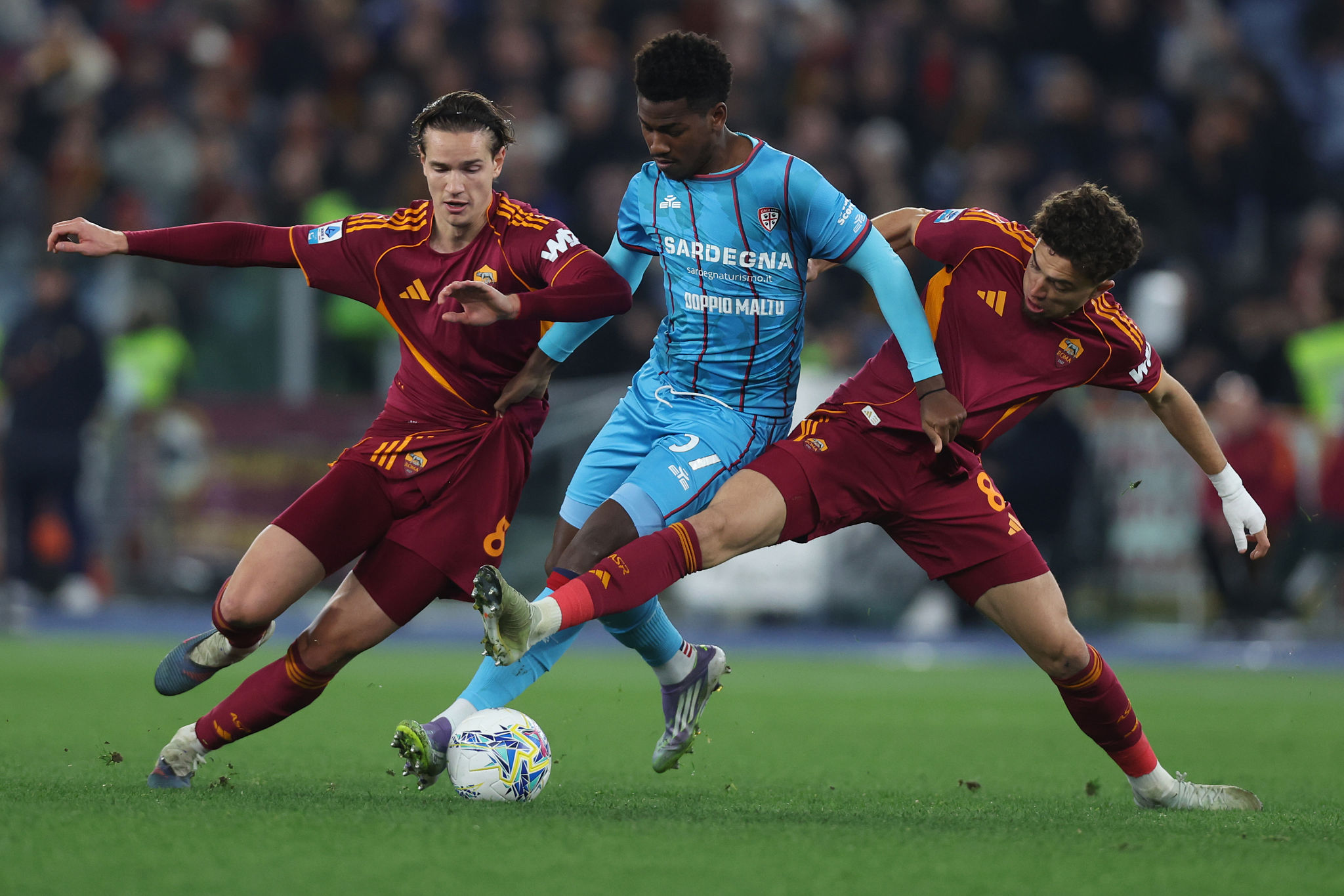 Trepy rinnova con il Cagliari: accordo fino al 2030 per l’attaccante francese