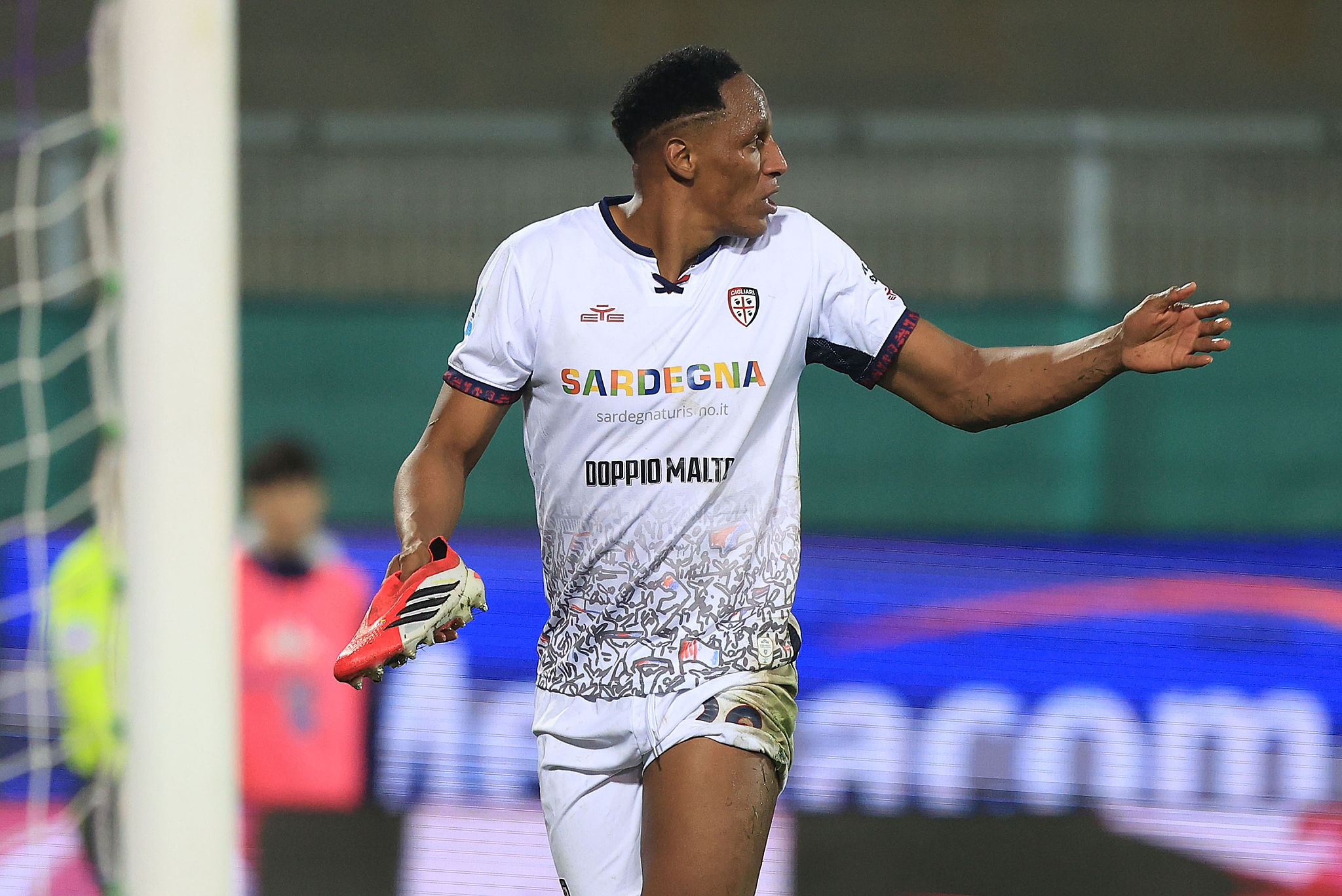 Allarme Yerry Mina: un problema al ginocchio mette a rischio il Mondiale 2026