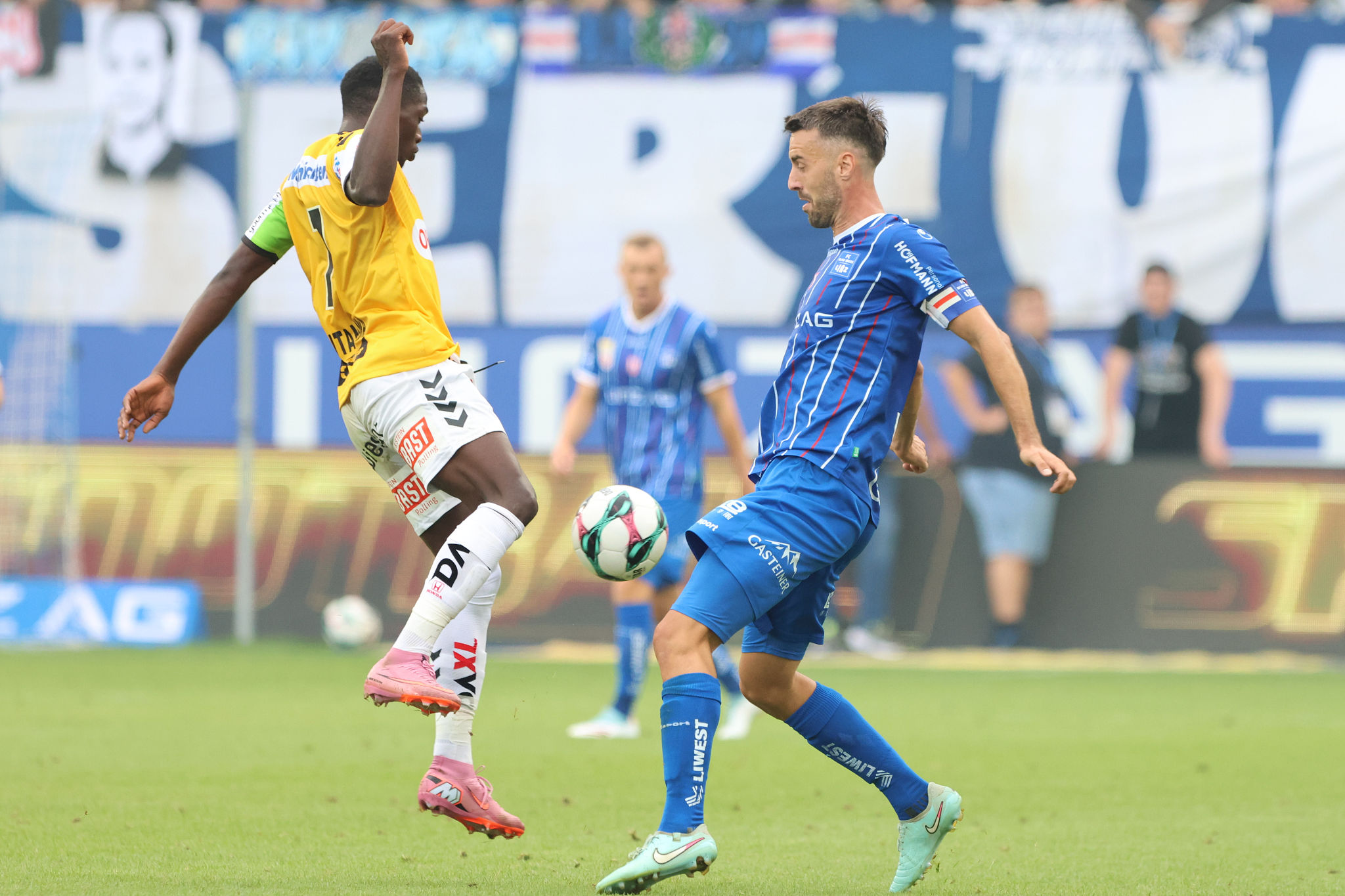 L’ex Cagliari Mutandwa sfiora il gol, il suo Ried beffato al 103′